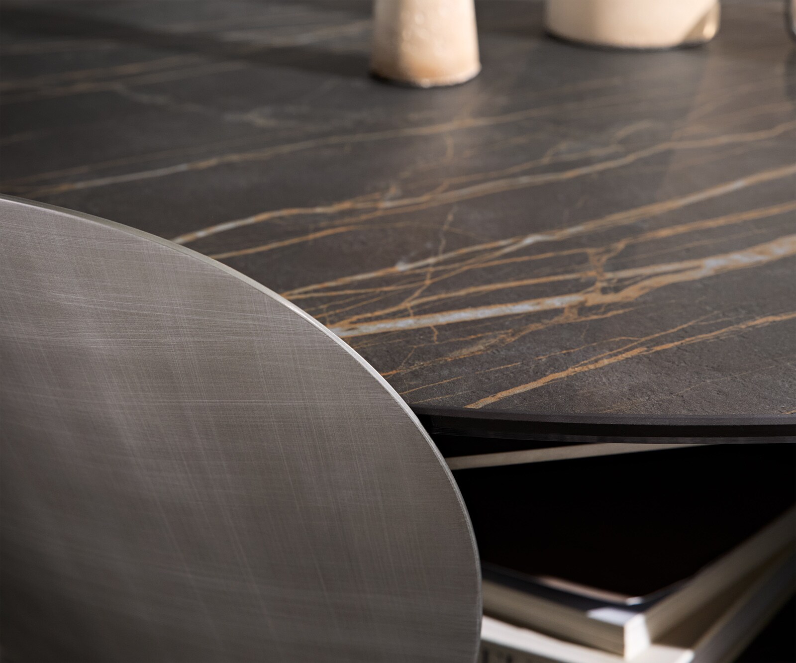 Table-basse Skafi 100x40 cm Céramique Laminam® Noir Désir Marron Métallique Argenté 2