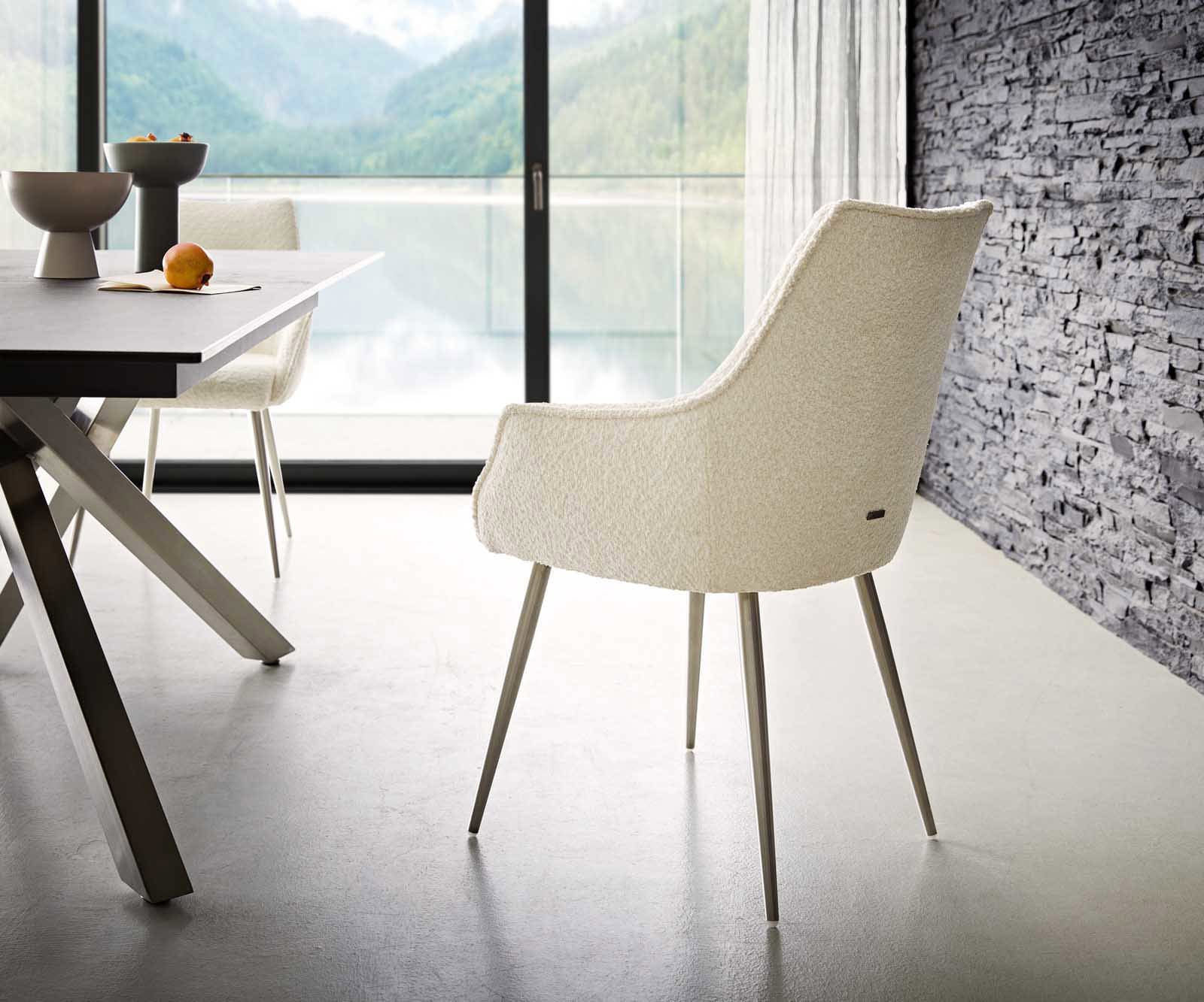 Chaise-de-salle-à-manger Alja-Flex avec accoudoirs bouclé blanc 4 pieds coniques acier inoxydable brossé ressorts ensachés 4 Chaise-de-salle-à-manger Alja-Flex avec accoudoirs bouclé blanc 4 pieds coniques acier inoxydable brossé ressorts ensachés 4