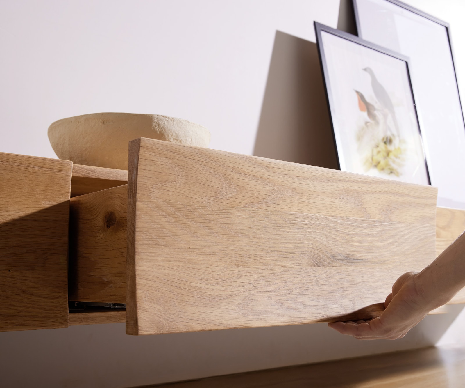 Meuble-TV Wyatt 220 cm chêne naturel 4 tiroirs flottants 2 Meuble-TV Wyatt 220 cm chêne naturel 4 tiroirs flottants 2