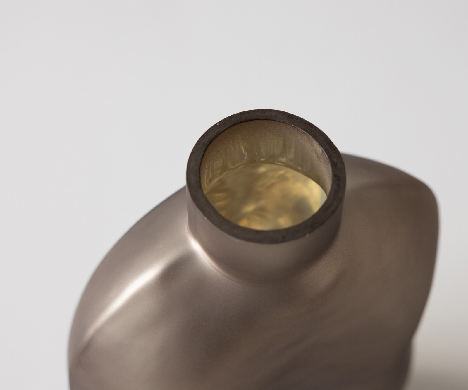 Vase Mireva l15 x P9 x H27 cm Verre Opal Soufflé à la bouche 8