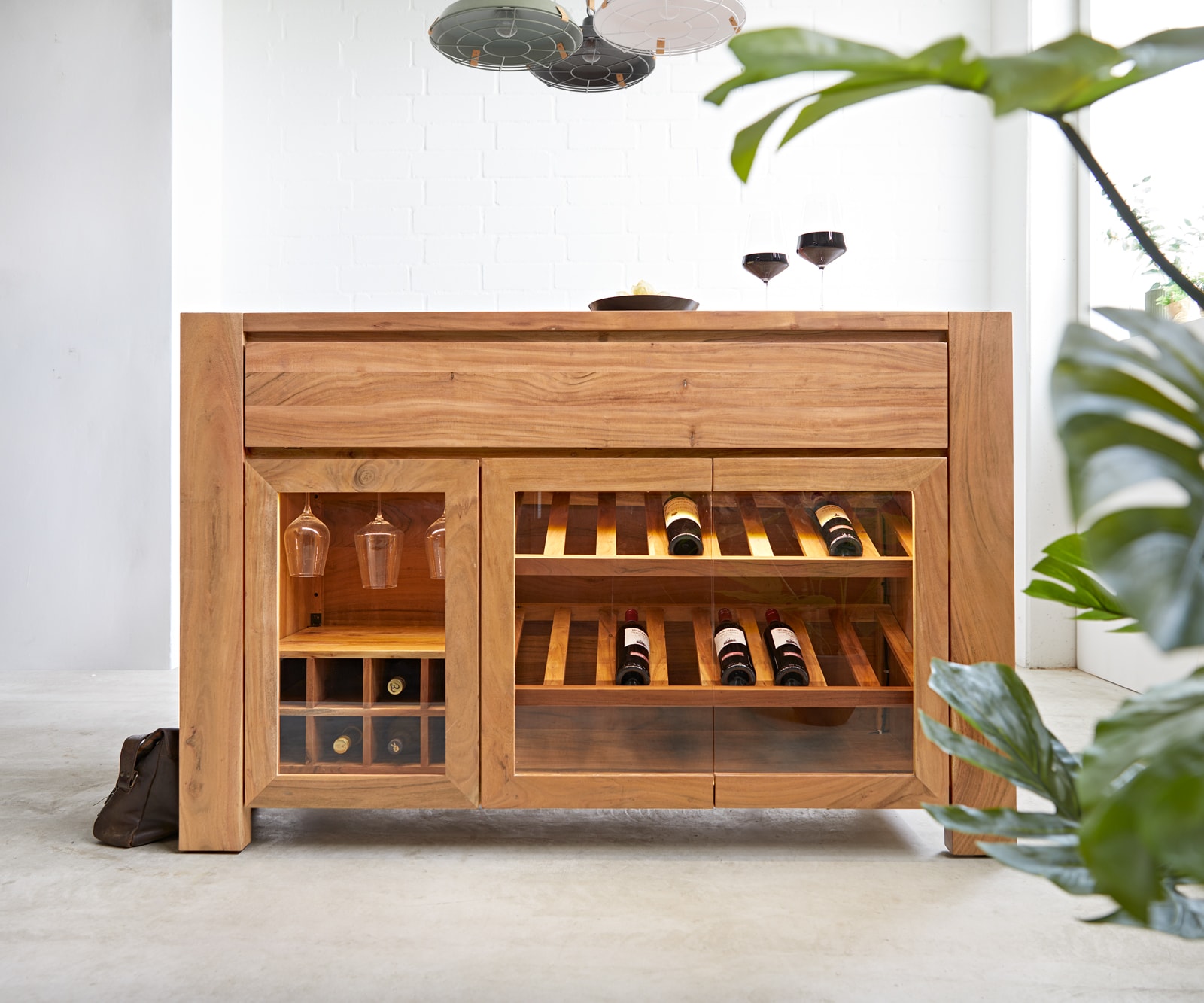 Armoire-bar Hedora 160x75 cm acacia naturel avec éclairage 1 Armoire-bar Hedora 160x75 cm acacia naturel avec éclairage 1