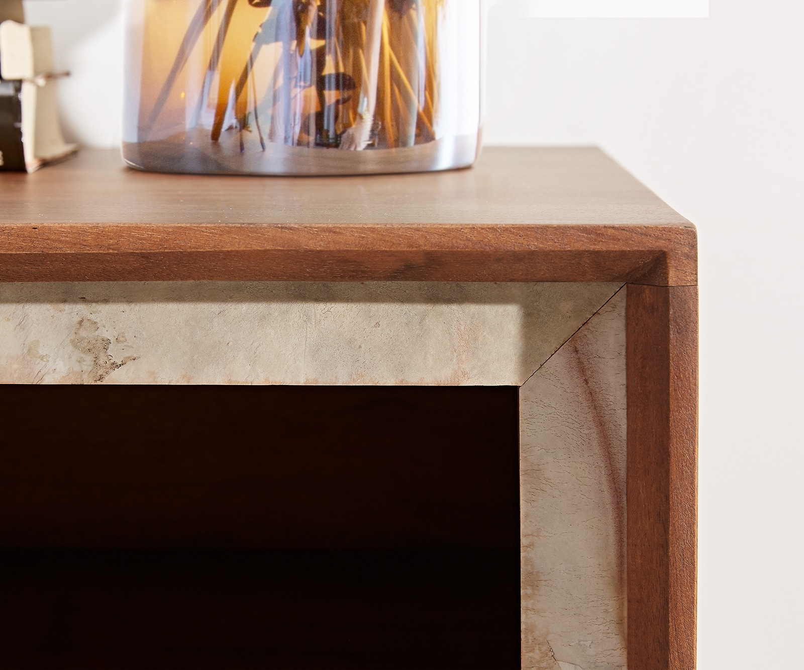 Meuble-TV Stonegrace 175 cm acacia marron plaqué pierre 3 tiroirs 1 compartiment pied en V noir 3 Meuble-TV Stonegrace 175 cm acacia marron plaqué pierre 3 tiroirs 1 compartiment pied en V noir 3