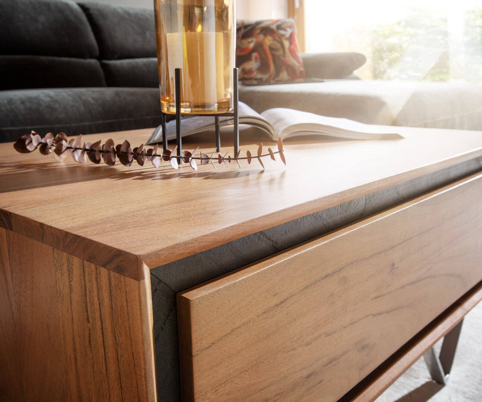 Table basse Stonegrace 80x60 acacia nature 2 tiroirs placage en pierre pieds en V 3