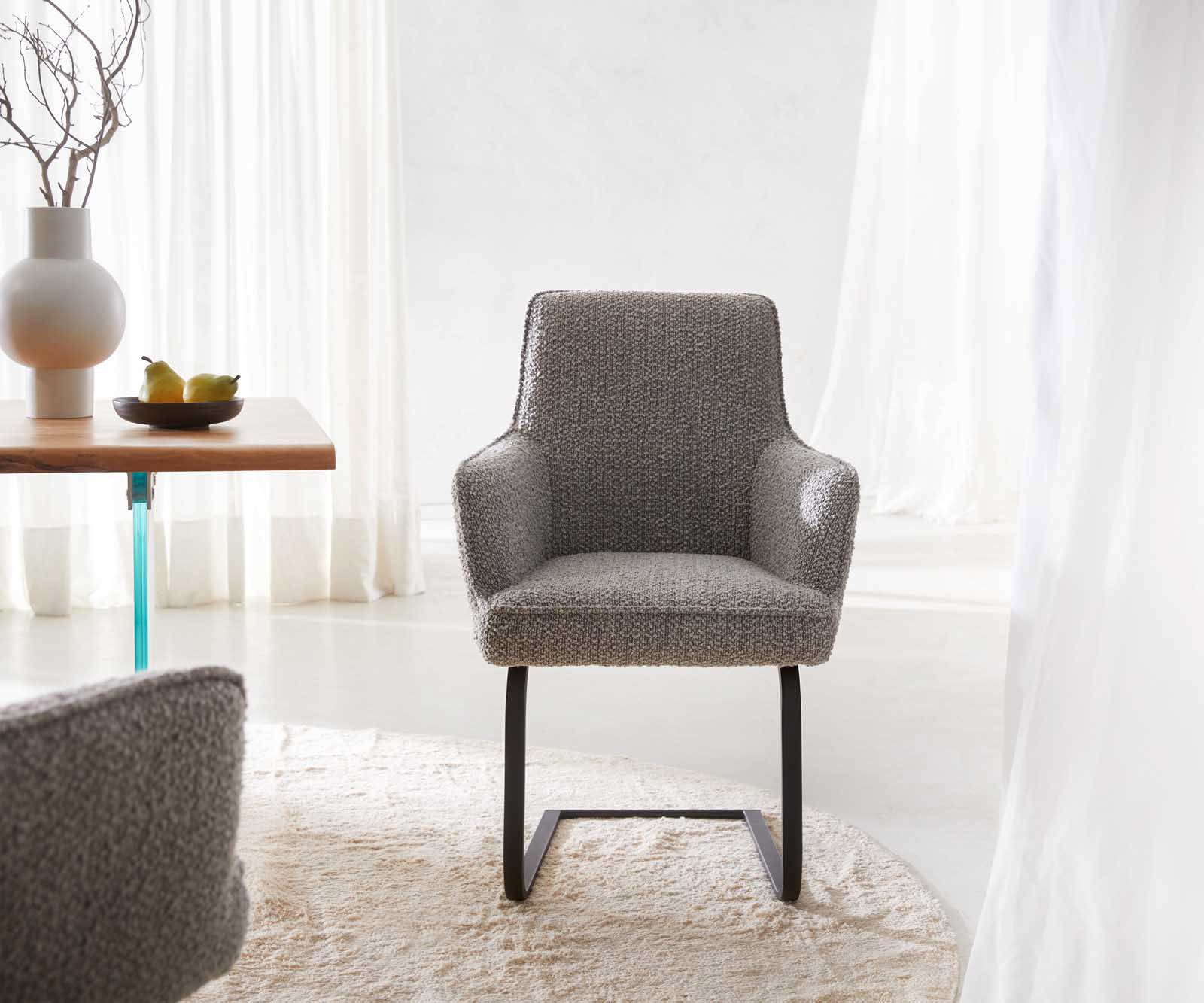 Cantilever Heira-Flex avec accoudoirs bouclé gris argenté pied cantilever plat noir ressorts ensachés 2