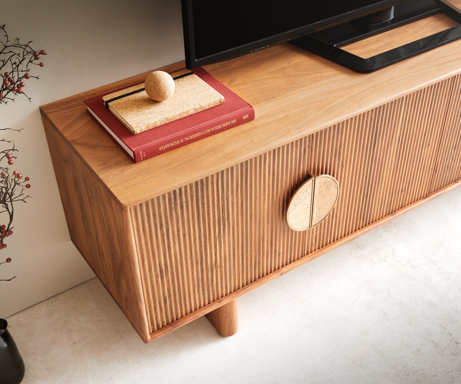 Meuble-TV Surimu 175 cm acacia brun clair 4 portes liège-poignée pieds en bois 4