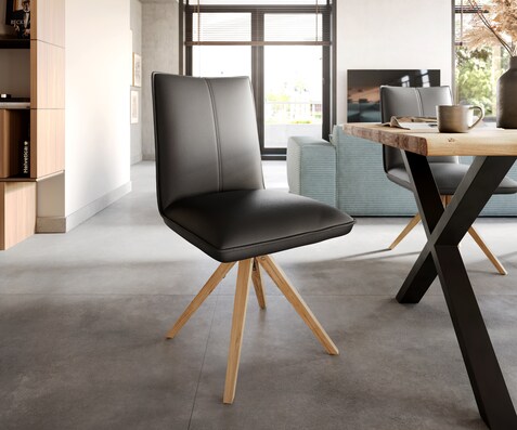Chaise-de-salle-à-manger Lelio-Flex cuir de vache noir pied en bois angulaire naturel ressorts ensachés