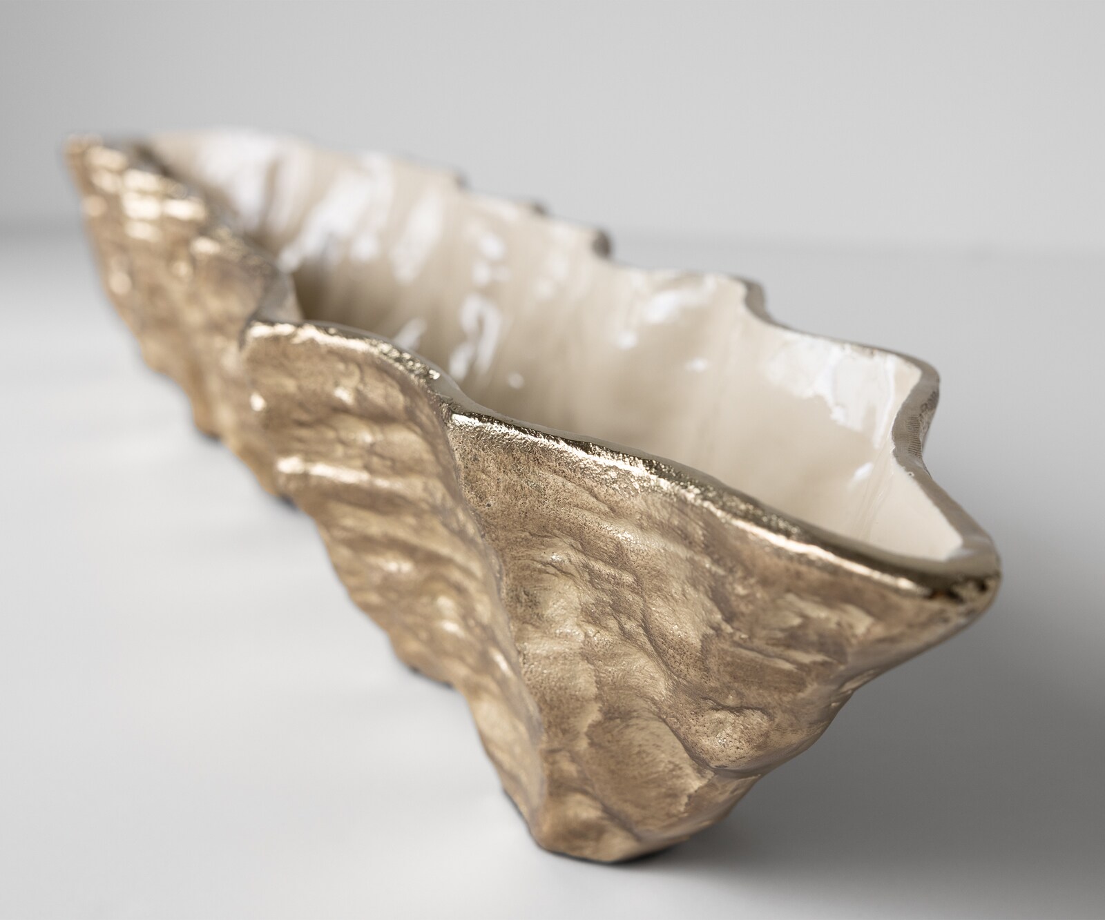 Coupe décorative Riffa l100 x P19 x H15 cm Aluminium Champagner Ivory Faite main 3