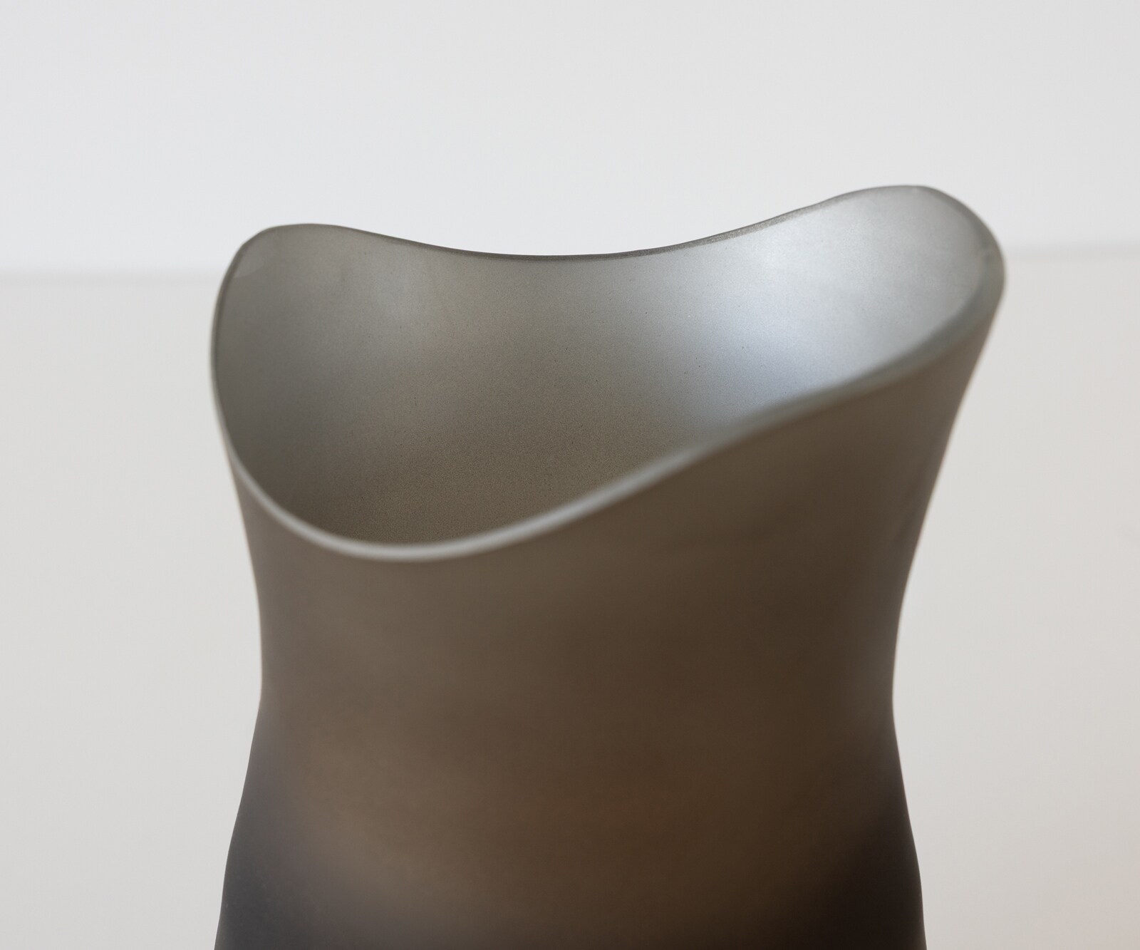 Vase Sinuo l16 x P16 x H30 cm Verre Aurum Soufflé à la bouche 4