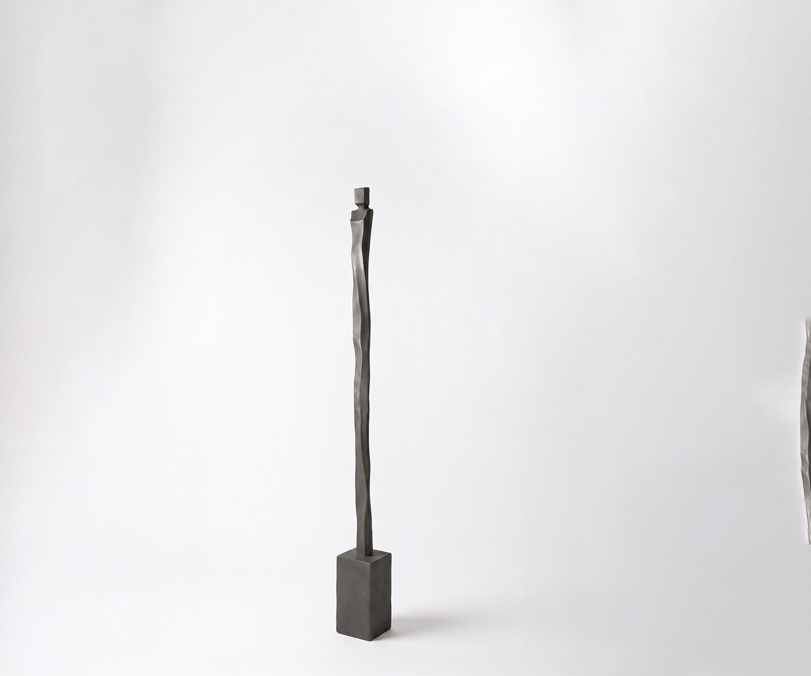 Figurine Statera l12 x P12 x H131 cm Aluminium Basalt Faite main