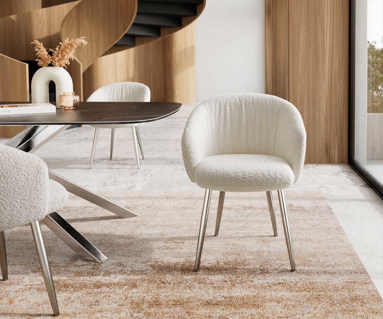 Chaise-de-salle-à-manger Caja-Flex avec accoudoirs bouclé blanc 4 pieds coniques acier inoxydable brossé ressorts ensachés 1 Chaise-de-salle-à-manger Caja-Flex avec accoudoirs bouclé blanc 4 pieds coniques acier inoxydable brossé ressorts ensachés 1