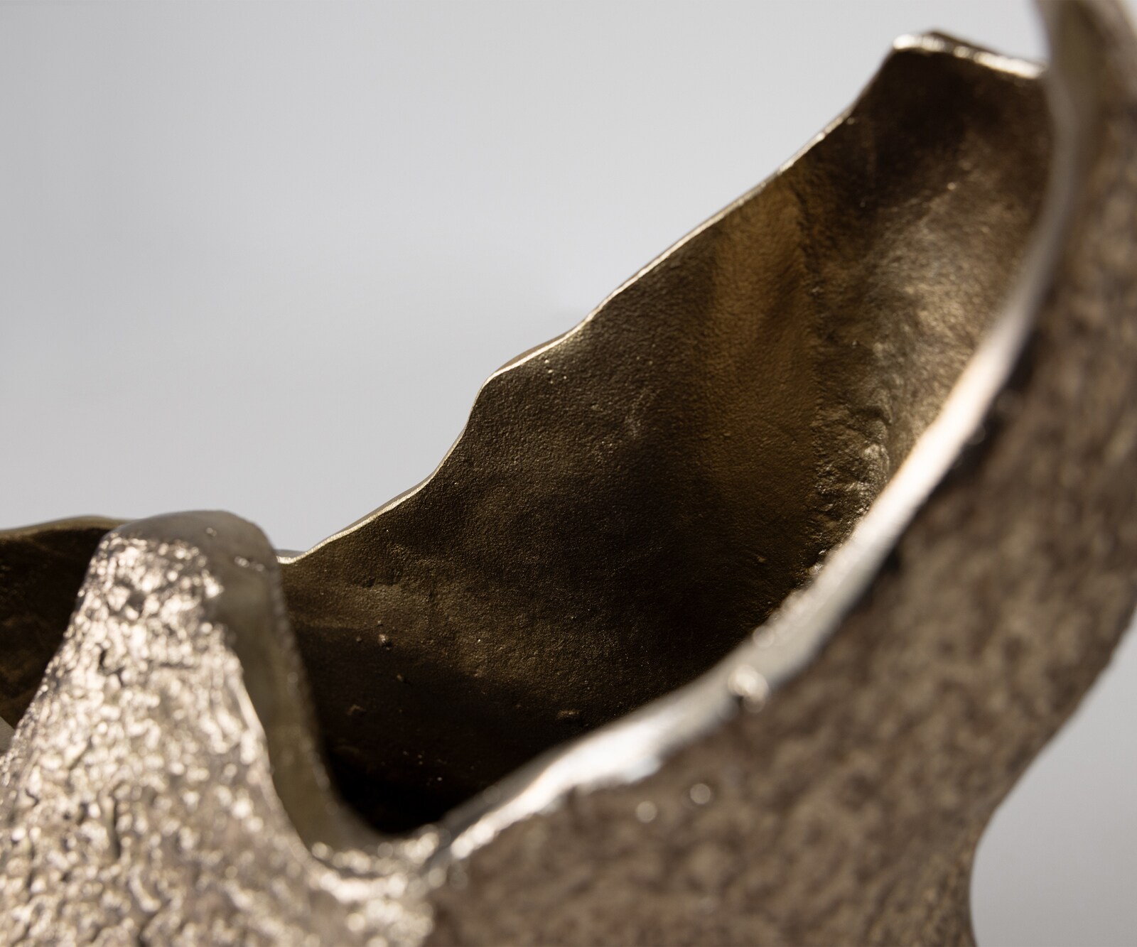 Vase Grotta l31 x P20 x H34 cm Aluminium Champagner Fait main 5