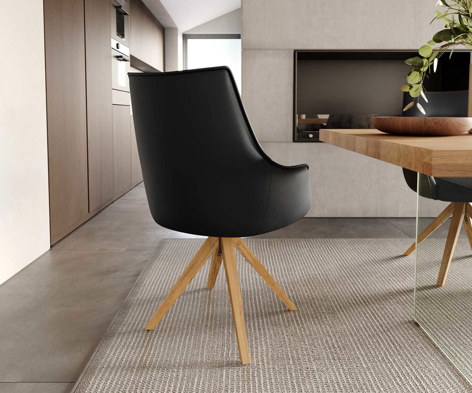 Chaise-pivotante Alja-Flex avec accoudoirs cuir de vache noir pied en bois angulaire naturel pivotement sur 180° ressorts ensachés 3 Chaise-pivotante Alja-Flex avec accoudoirs cuir de vache noir pied en bois angulaire naturel pivotement sur 180° ressorts ensachés 3