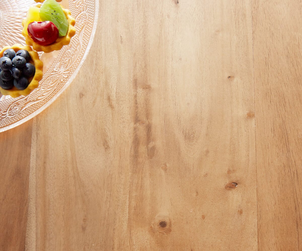 Table-à-manger Edge 140x90 cm acacia nature cadre verre bord suisse 4 Table-à-manger Edge 140x90 cm acacia nature cadre verre bord suisse 4