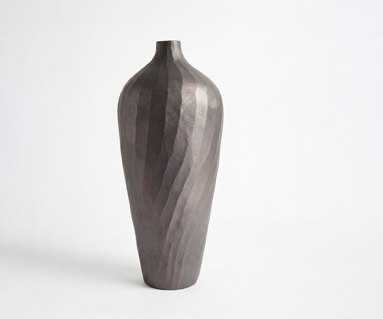 Vase Torvia l17 x P17 x H41 cm Aluminium Hämatit Fait main
