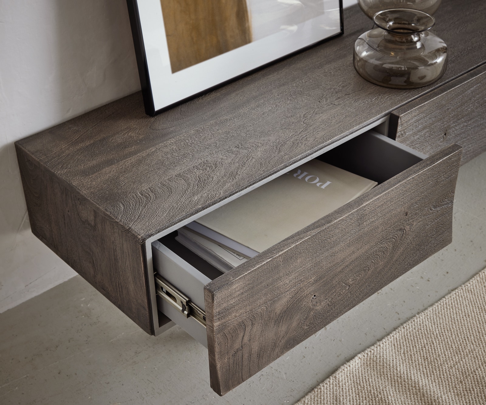 Meuble TV Wyatt 220 cm acacia platine 4 tiroirs pied en V inox 3 Meuble TV Wyatt 220 cm acacia platine 4 tiroirs pied en V inox 3