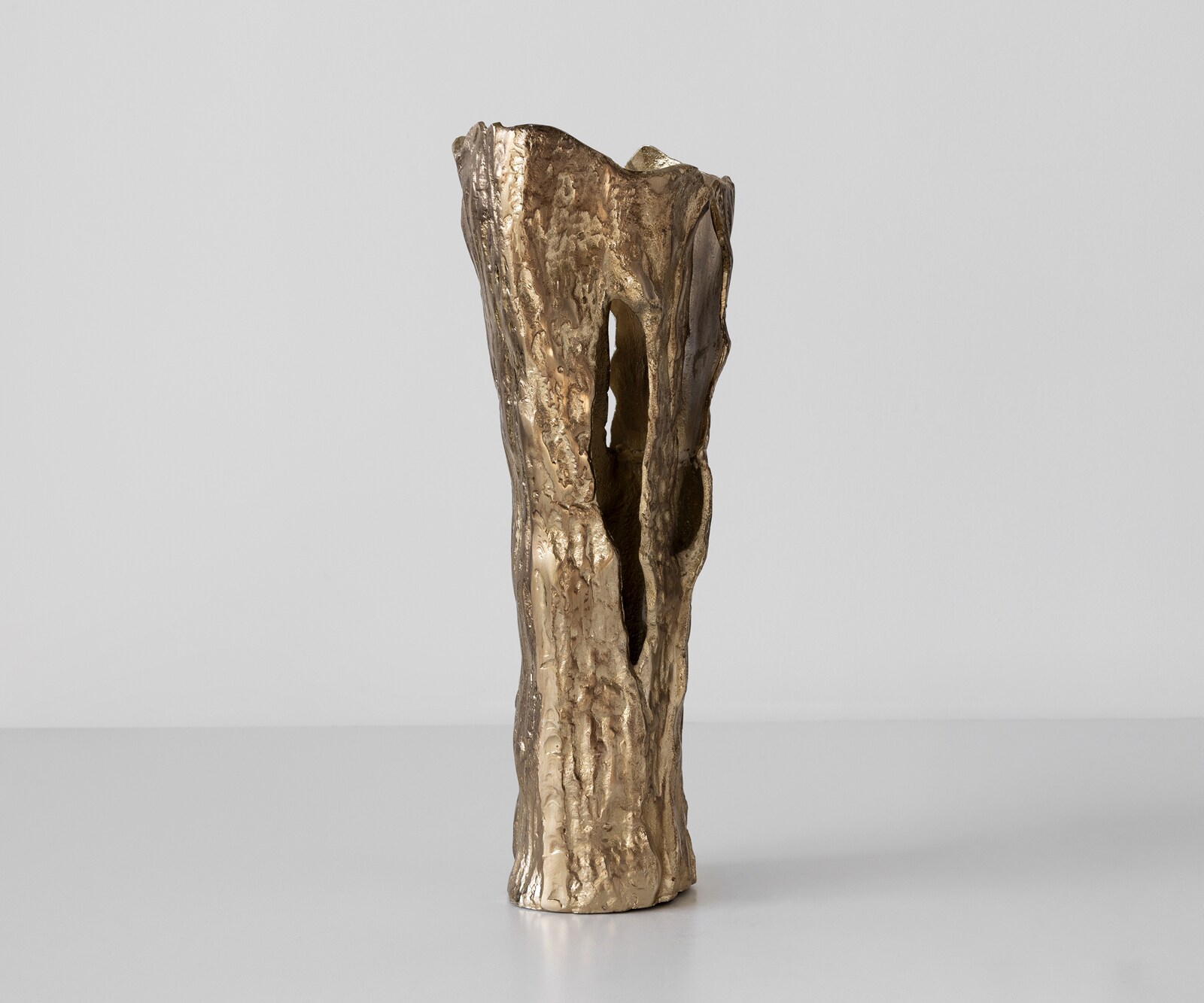 Vase Cortana l31 x P22 x H63 cm Aluminium Champagner Fait main 1