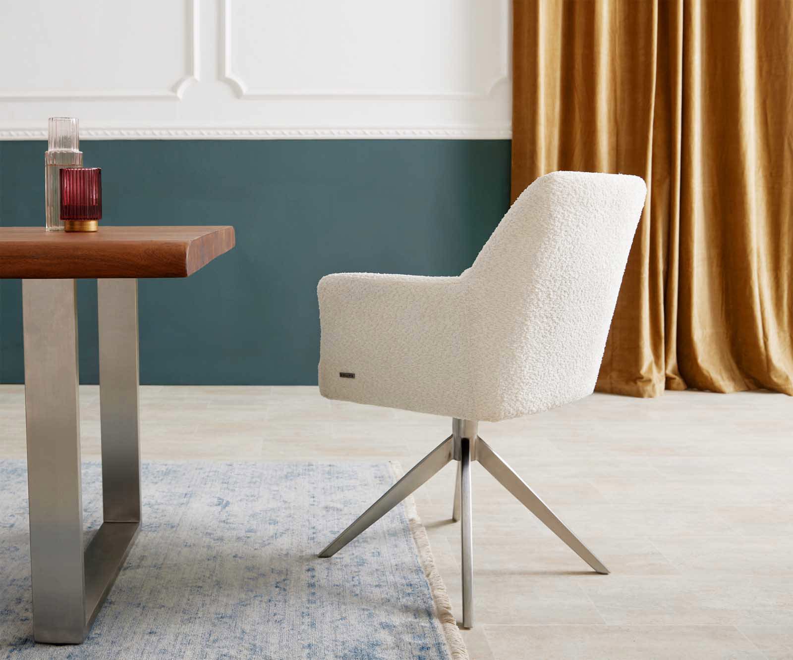 Chaise-pivotante Xana-Flex avec accoudoirs bouclé blanc pied croisé large acier inoxydable brossé pivotement sur 360° ressorts ensachés 4 Chaise-pivotante Xana-Flex avec accoudoirs bouclé blanc pied croisé large acier inoxydable brossé pivotement sur 360° ressorts ensachés 4