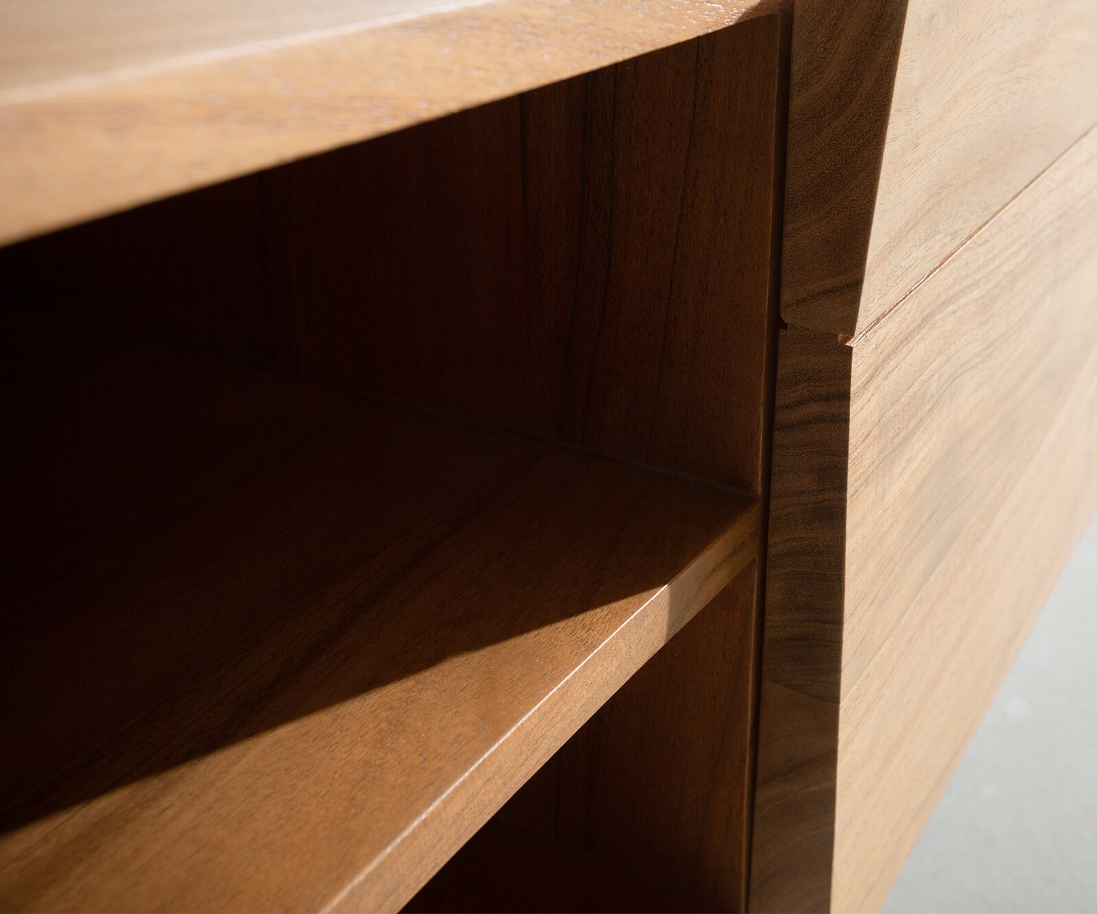 Meuble-TV Kayu 200 cm acacia naturel 2 portes pied en V 5 Meuble-TV Kayu 200 cm acacia naturel 2 portes pied en V 5