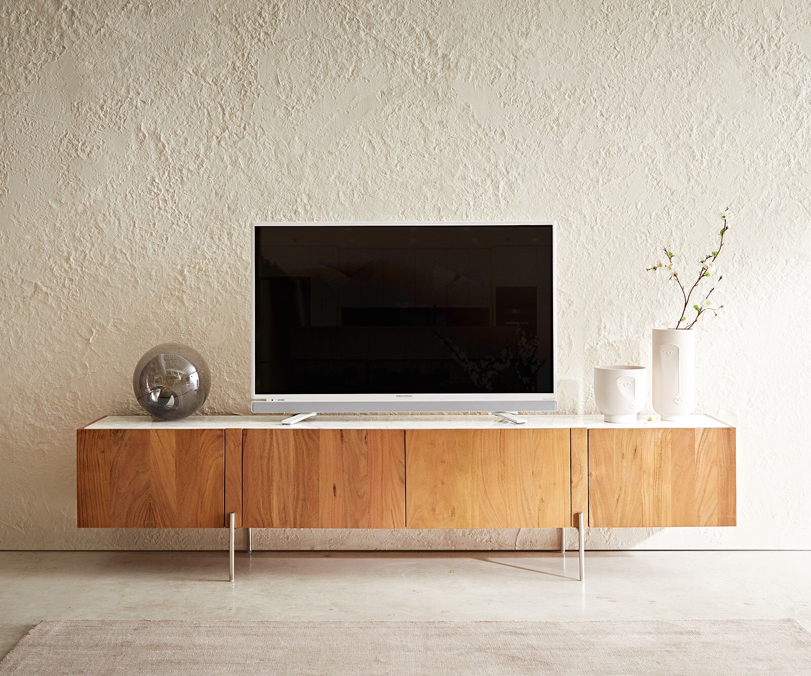 Meuble-TV Secara 200 cm acacia naturel 4 portes marbre pieds inoxydable