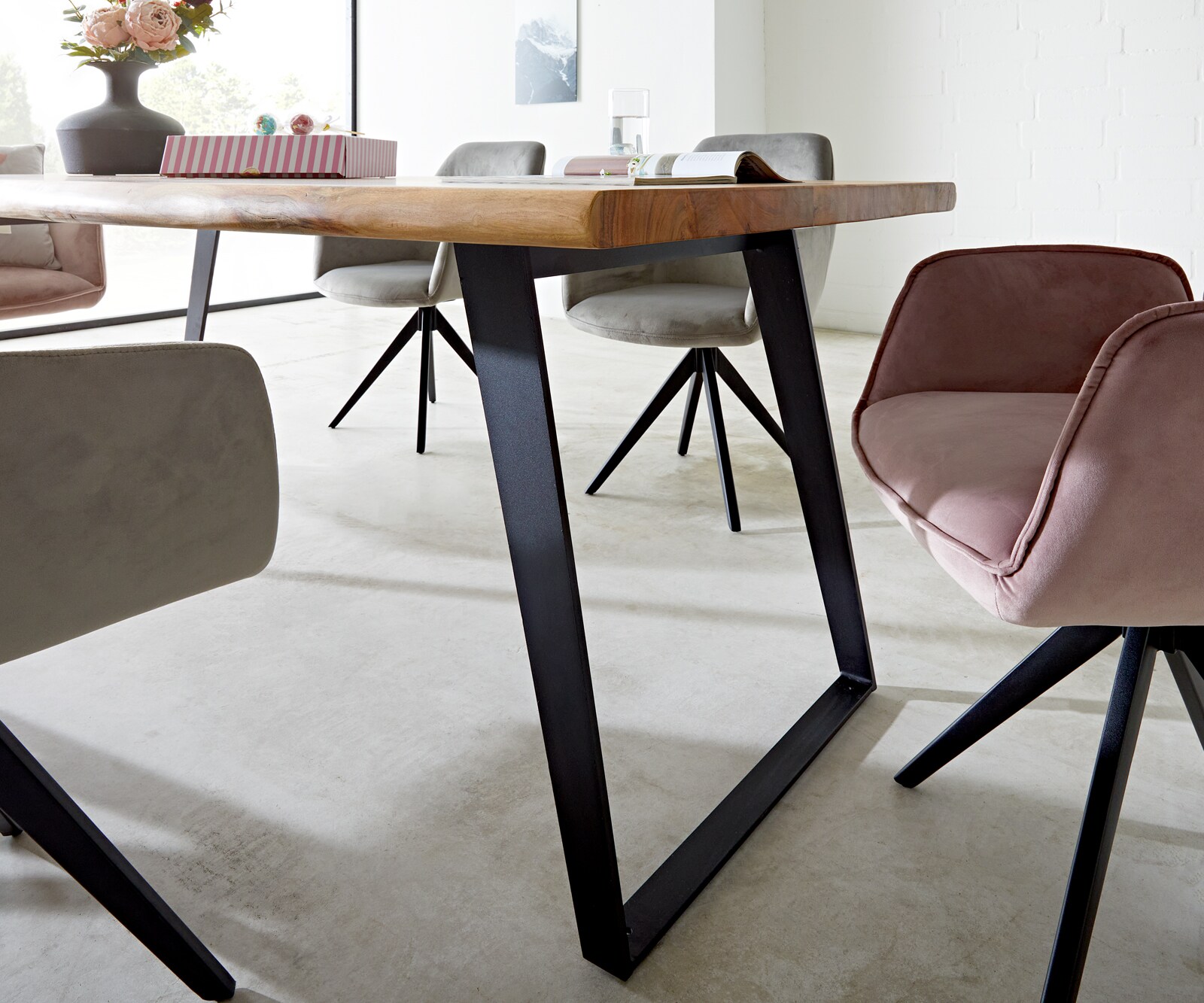 Table-à-manger Edge 200x100 XL acacia nature métal incliné Live-Edge 5