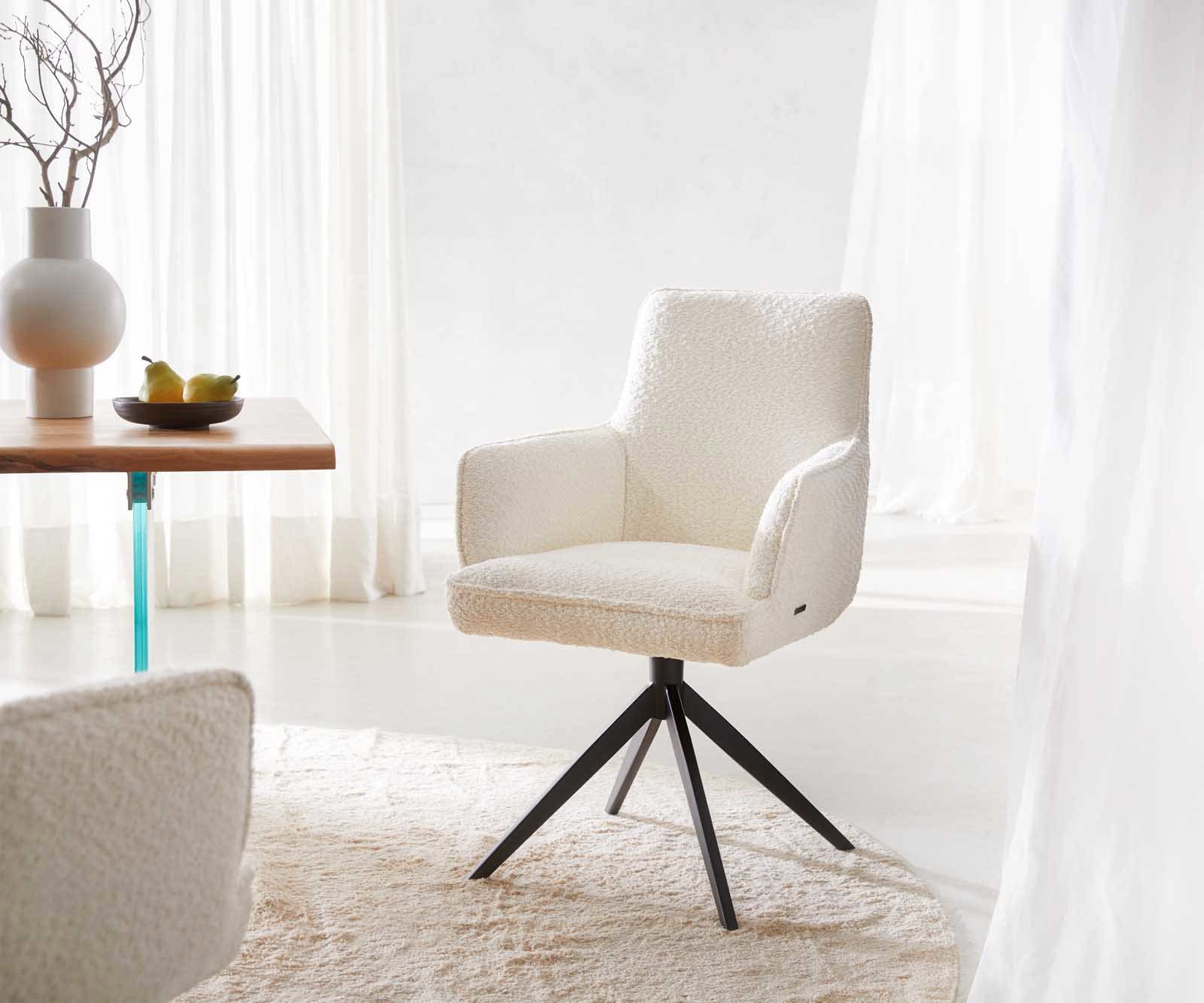 Chaise-pivotante Heira-Flex avec accoudoirs bouclé blanc pied croisé large noir pivotement sur 360° ressorts ensachés Chaise-pivotante Heira-Flex avec accoudoirs bouclé blanc pied croisé large noir pivotement sur 360° ressorts ensachés