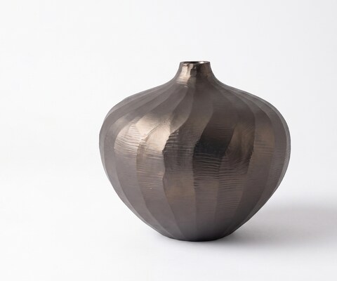 Vase Torvia l20 x P20 x H19 cm Aluminium Hämatit Fait main
