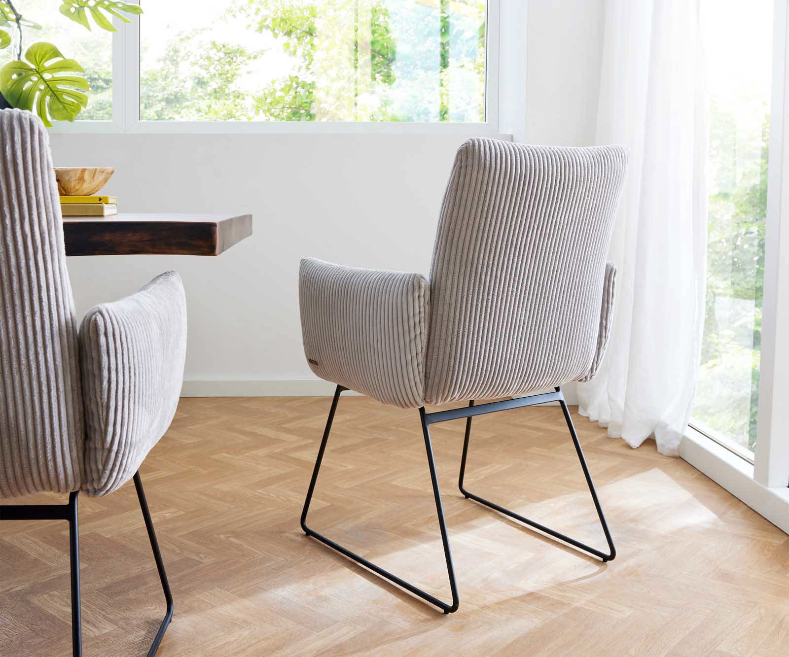 Chaise-de-salle-à-manger Jova-Flex avec accoudoirs côtelé gris argenté pied trapèze noir ressorts ensachés 4 Chaise-de-salle-à-manger Jova-Flex avec accoudoirs côtelé gris argenté pied trapèze noir ressorts ensachés 4