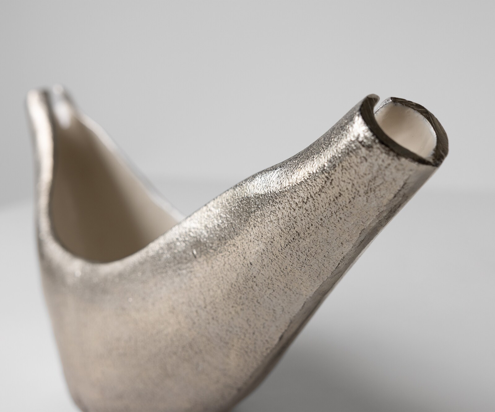 Sculpture Navira l51 x P13 x H20 cm Aluminium Platin Opal Faite main 3