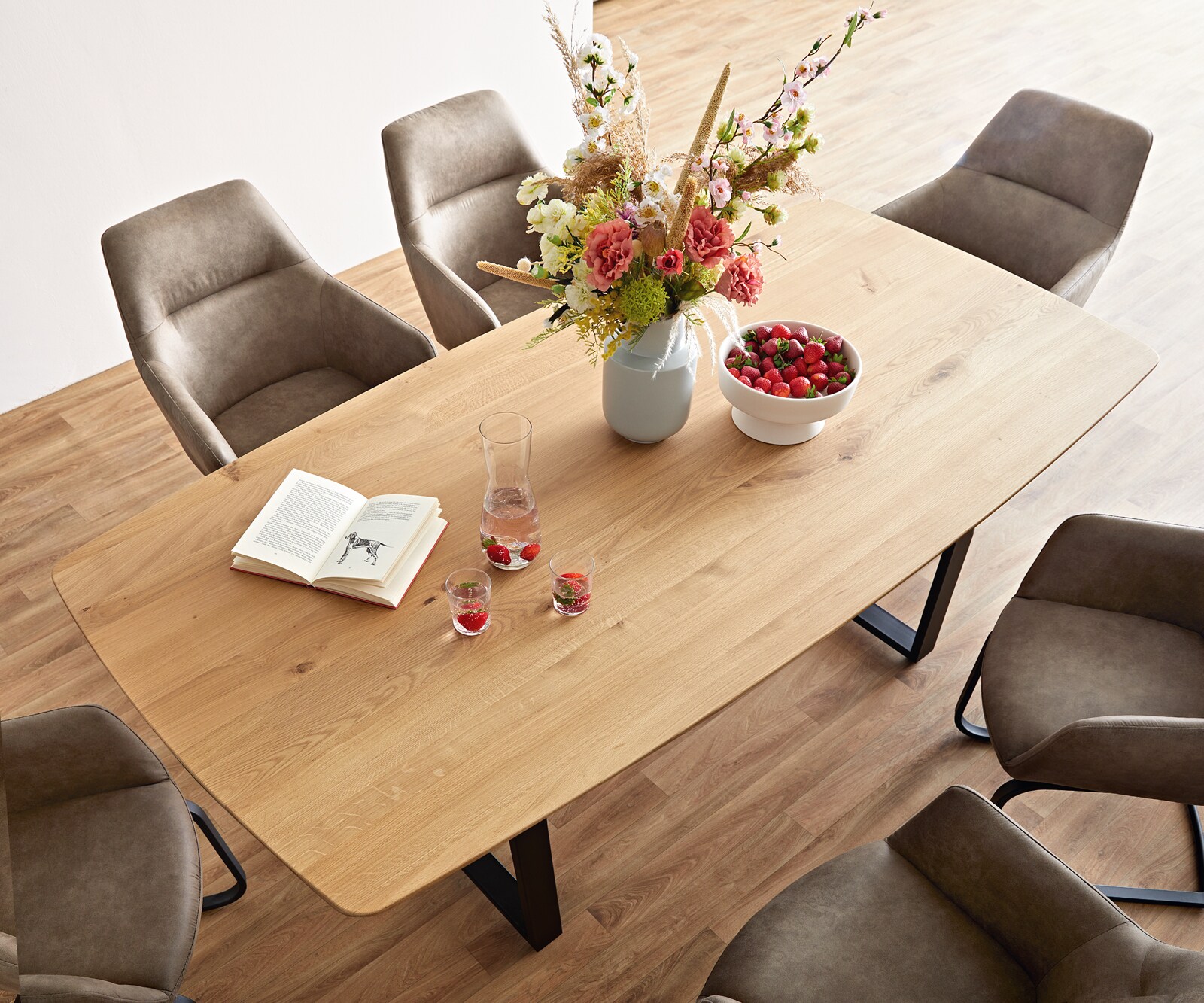 Table à manger Edge Boot 200x100x2,5-3 chêne nature patin noir bord suisse 1