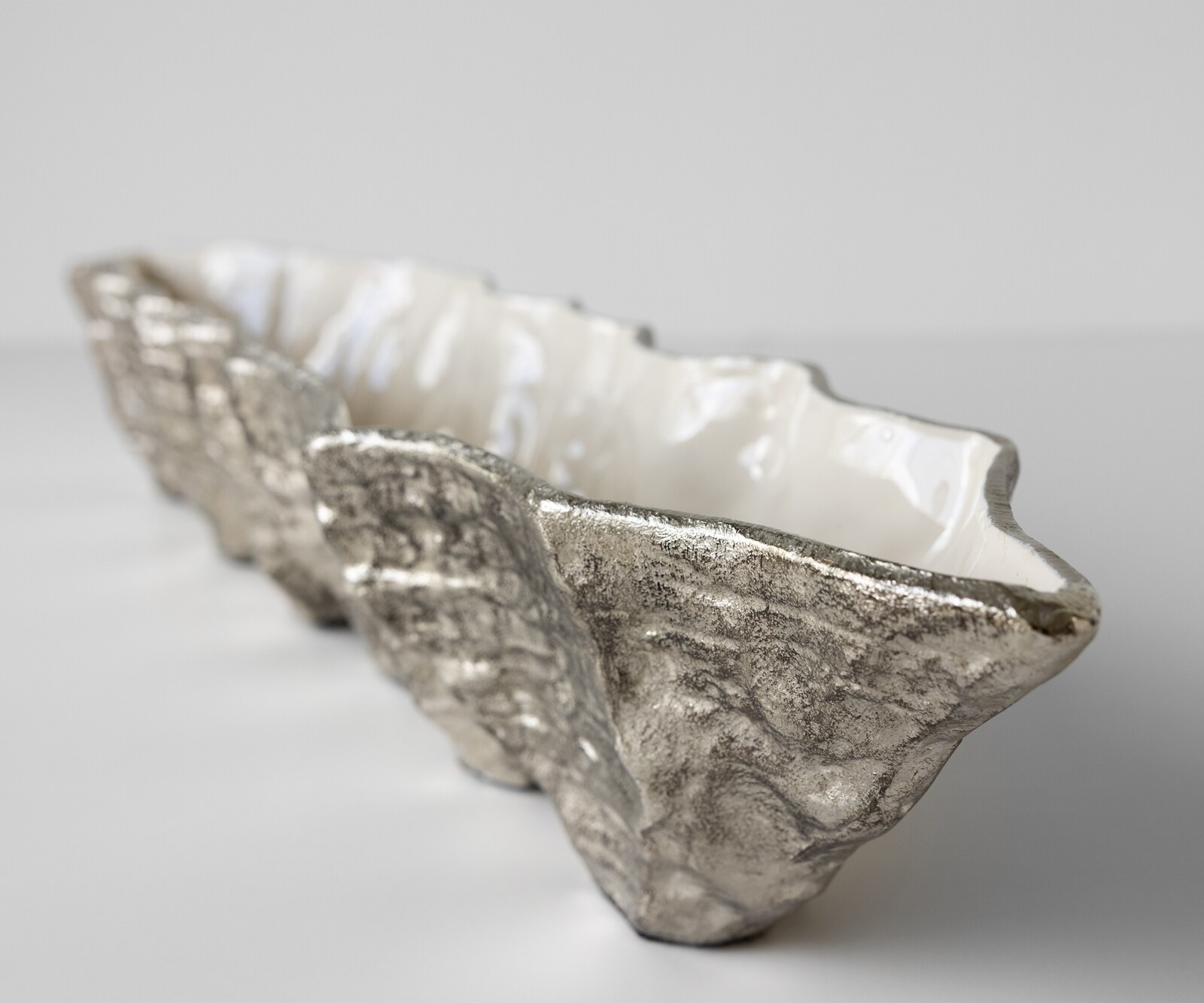 Coupe décorative Riffa l100 x P19 x H15 cm Aluminium Platin Opal Faite main 2