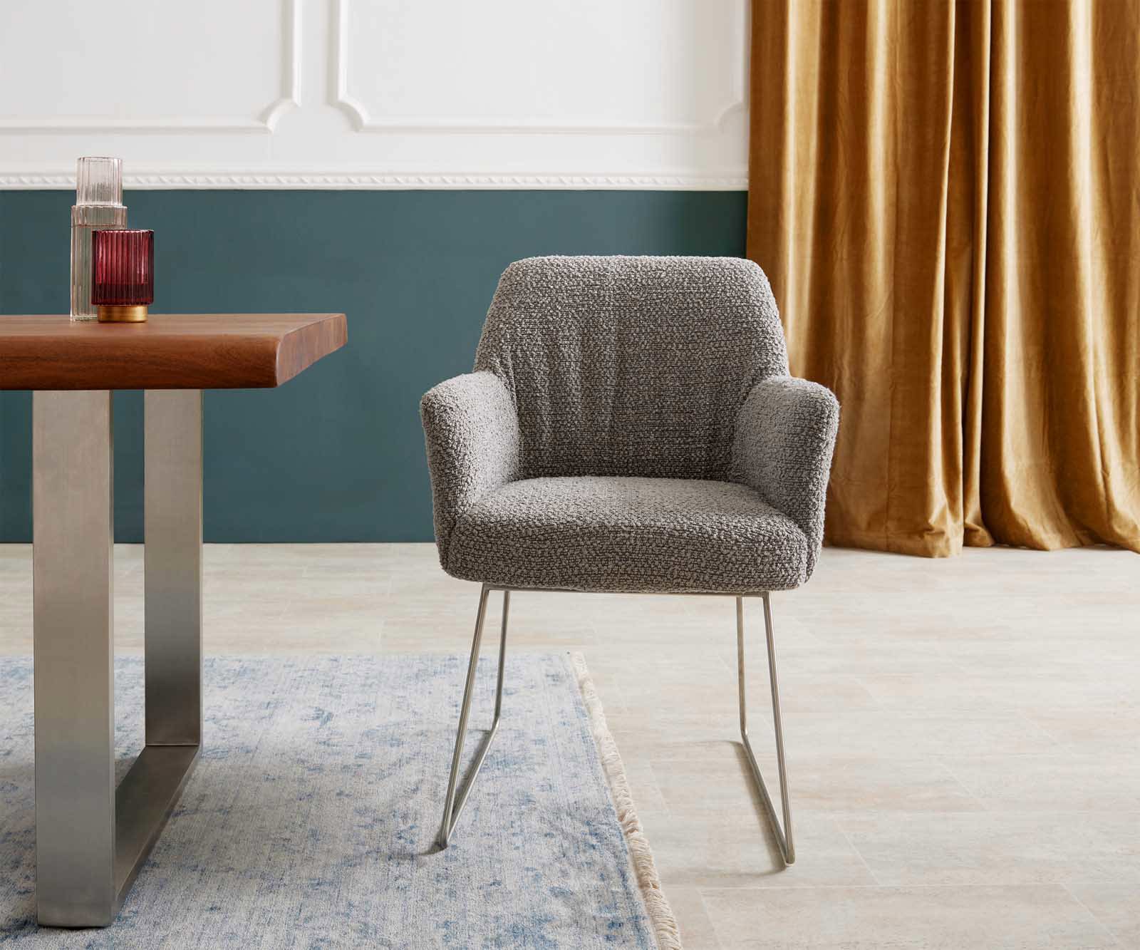 Chaise-de-salle-à-manger Xana-Flex avec accoudoirs bouclé gris argenté pied trapèze acier inoxydable brossé ressorts ensachés 1