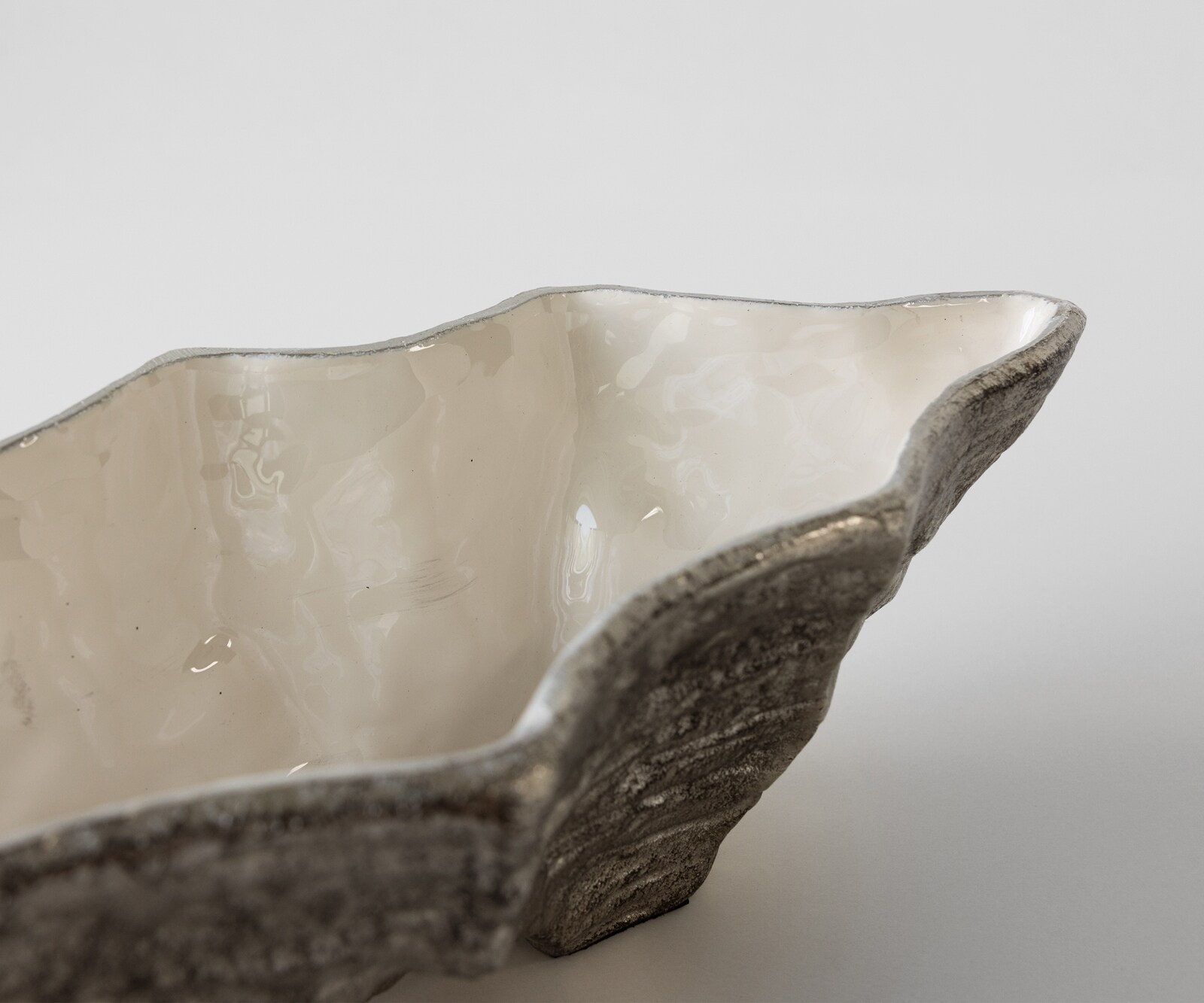Coupe décorative Riffa l100 x P19 x H15 cm Aluminium Platin Opal Faite main 4