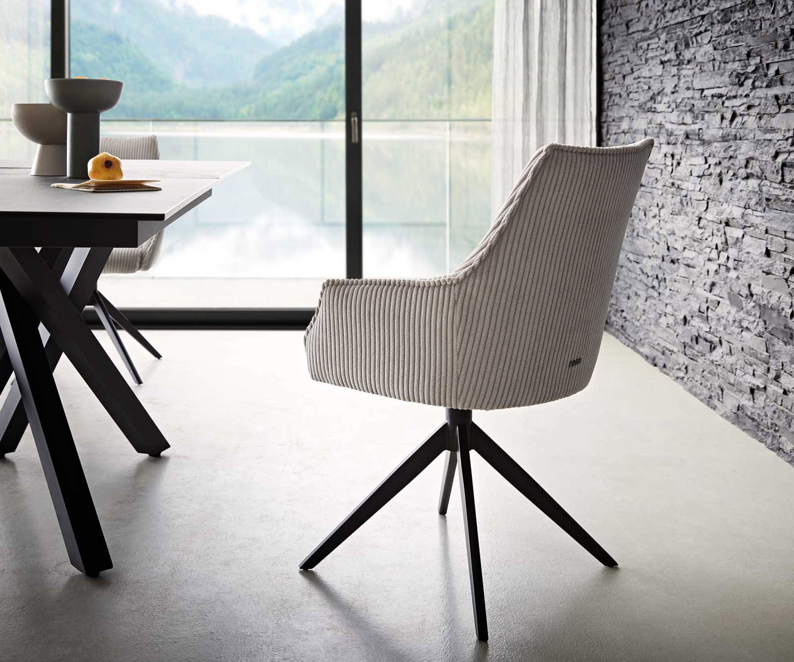 Chaise-pivotante Alja-Flex avec accoudoirs côtelé gris argenté pied croisé large noir pivotement sur 360° ressorts ensachés 4