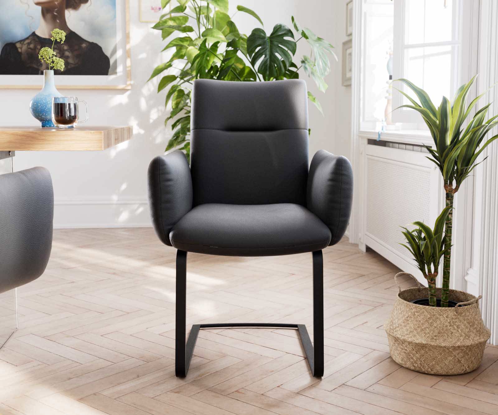 Cantilever Jova-Flex avec accoudoirs cuir de vache noir pied cantilever plat noir ressorts ensachés 1 Cantilever Jova-Flex avec accoudoirs cuir de vache noir pied cantilever plat noir ressorts ensachés 1