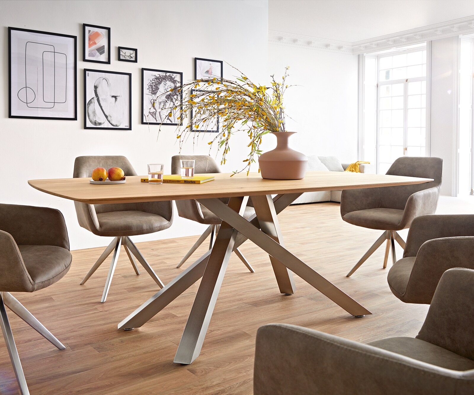 Table à manger Edge Boot 200x100x2,5-3 chêne nature cadre croisé rectangle acier inoxydable bord suisse