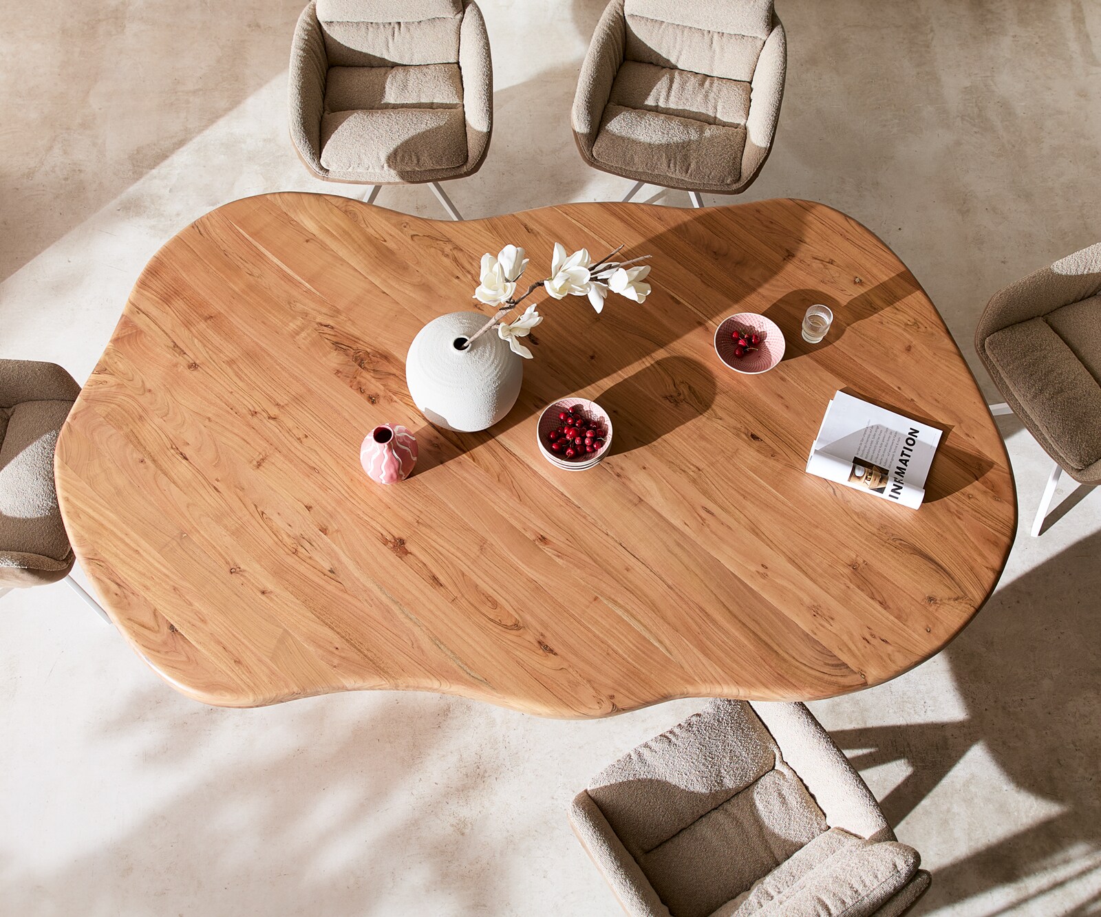 Table à manger Herkon 240x140 acacia naturel piètement en bois 4