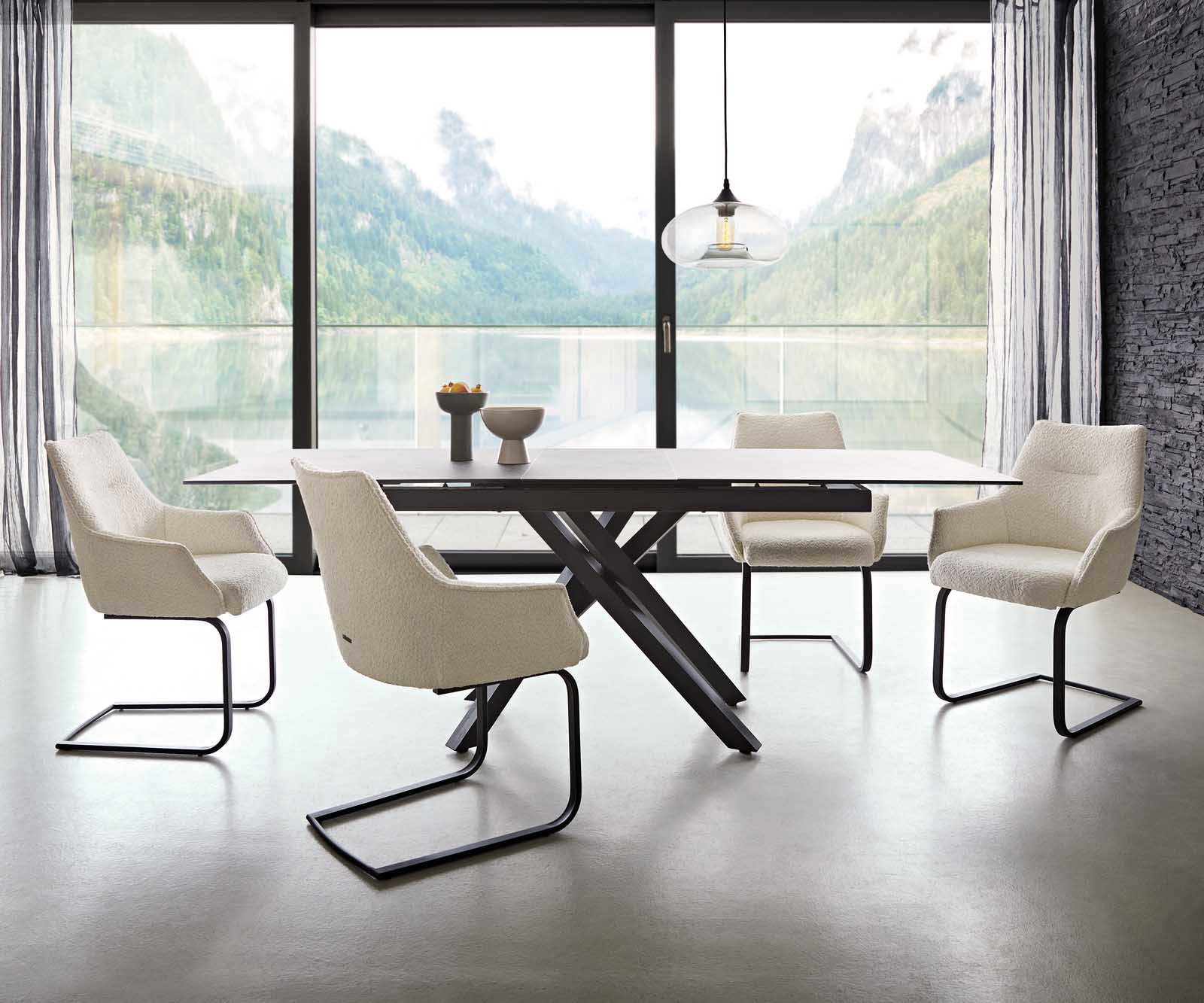 Cantilever Alja-Flex avec accoudoirs bouclé blanc pied cantilever plat noir ressorts ensachés 3 Cantilever Alja-Flex avec accoudoirs bouclé blanc pied cantilever plat noir ressorts ensachés 3