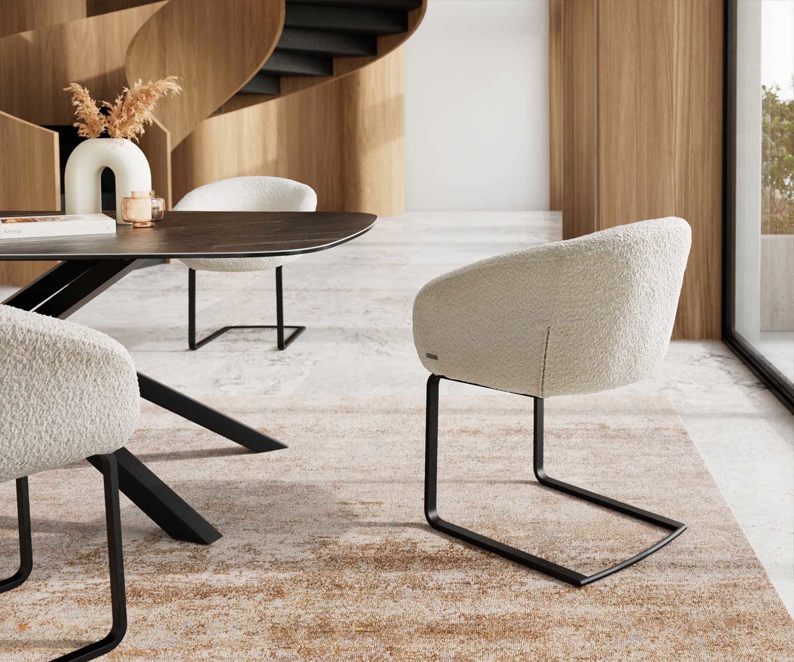 Cantilever Vinka-Flex avec accoudoirs bouclé blanc pied cantilever plat noir ressorts ensachés 4 Cantilever Vinka-Flex avec accoudoirs bouclé blanc pied cantilever plat noir ressorts ensachés 4