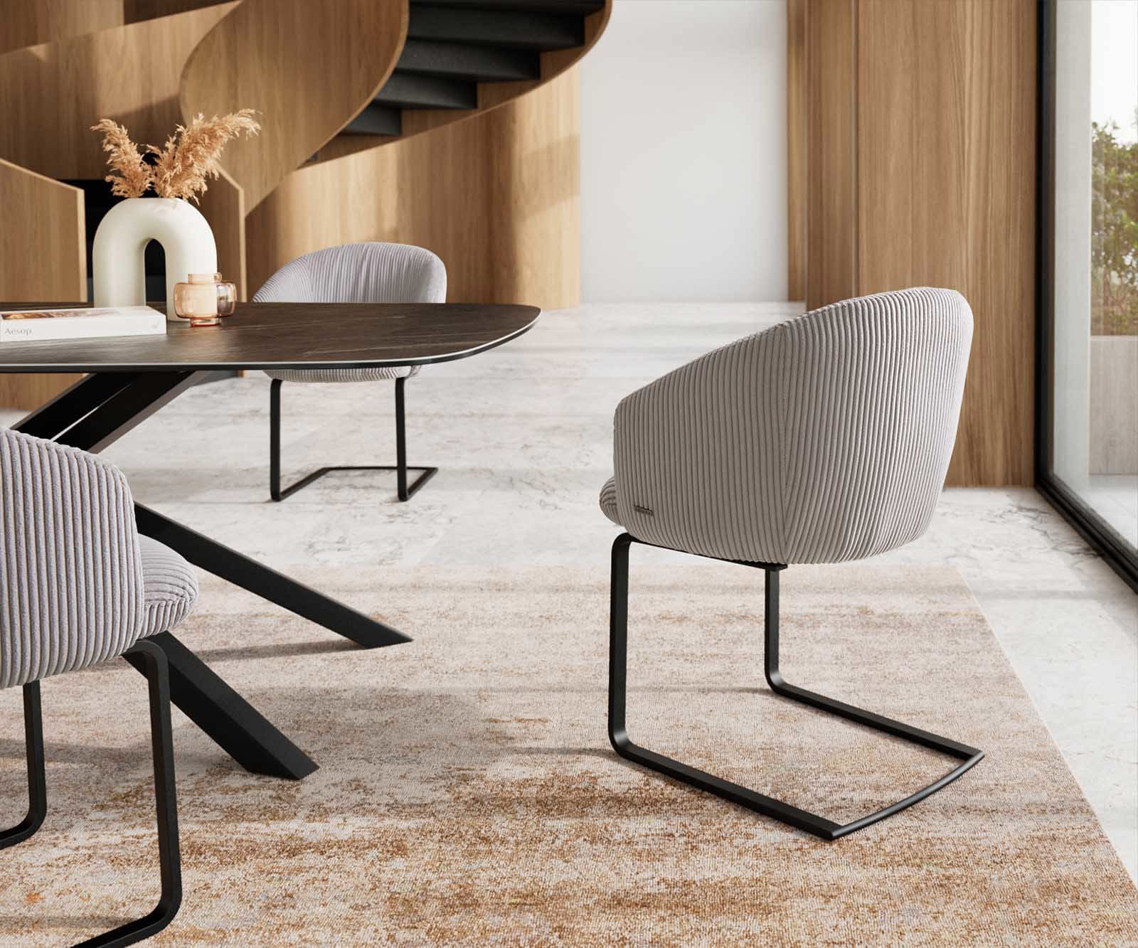 Cantilever Caja-Flex avec accoudoirs côtelé gris argenté pied cantilever plat noir ressorts ensachés 4 Cantilever Caja-Flex avec accoudoirs côtelé gris argenté pied cantilever plat noir ressorts ensachés 4