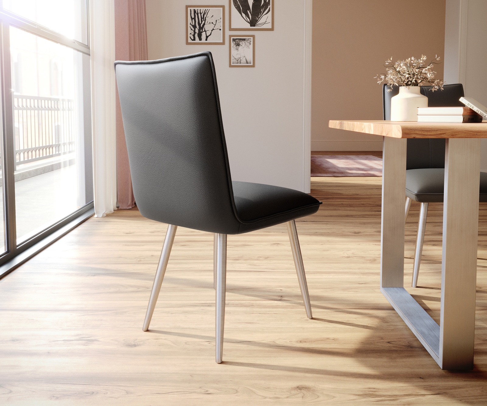 Chaise-de-salle-à-manger Lelio-Flex cuir de vache noir 4 pieds coniques acier inoxydable brossé ressorts ensachés 4 Chaise-de-salle-à-manger Lelio-Flex cuir de vache noir 4 pieds coniques acier inoxydable brossé ressorts ensachés 4