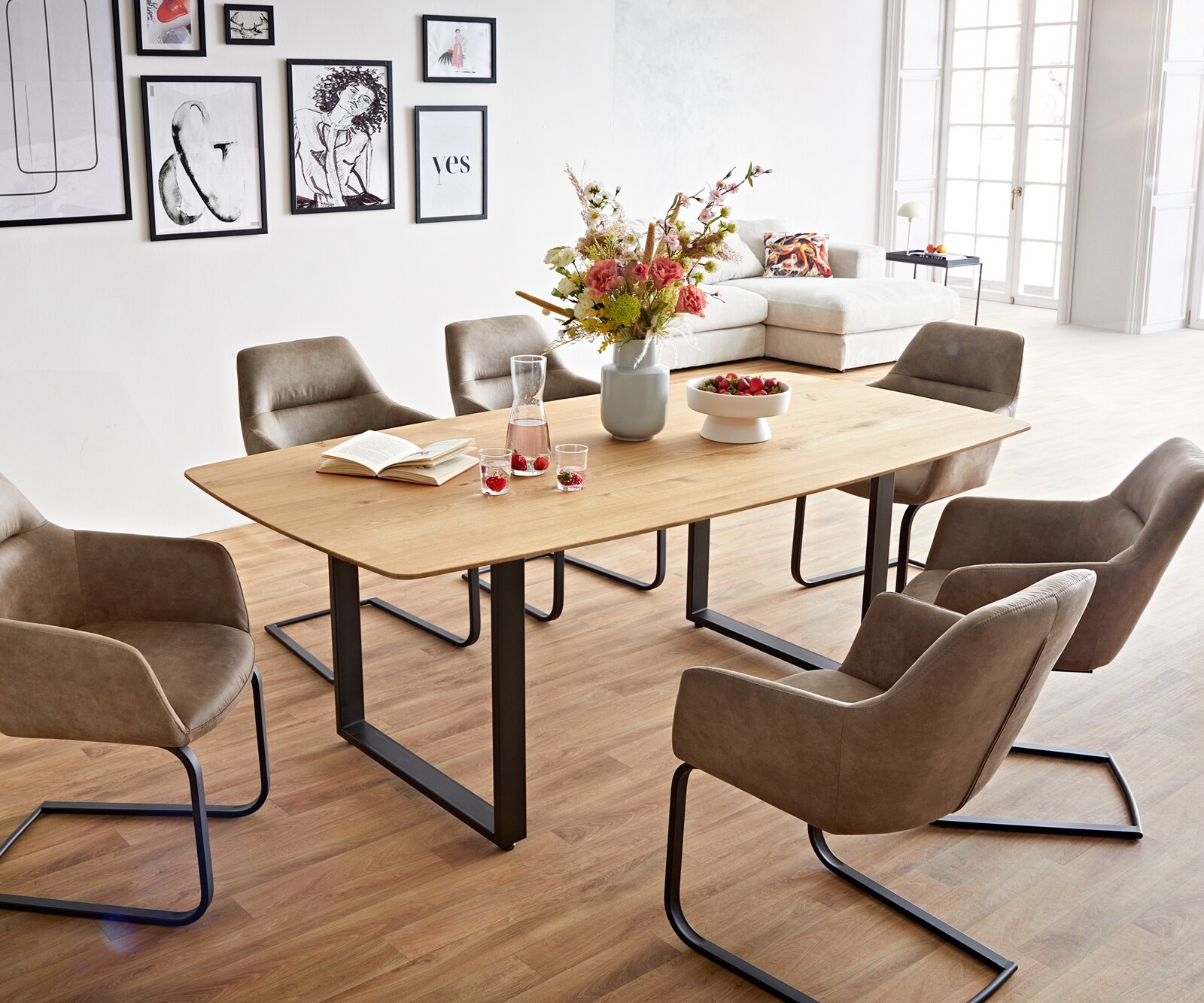 Table à manger Edge Boot 200x100x2,5-3 chêne nature patin noir bord suisse 7