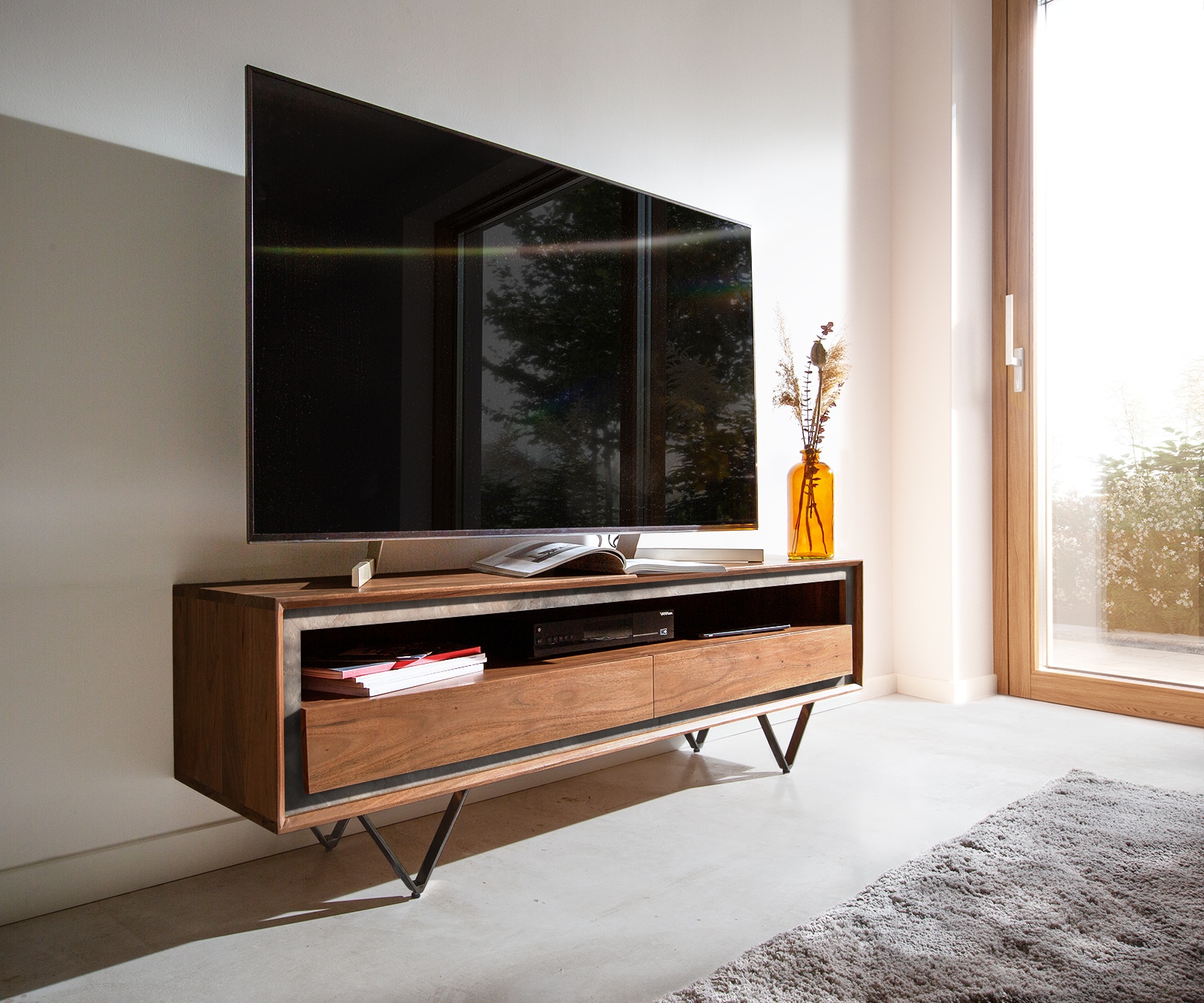 Meuble-TV Stonegrace 145 cm acacia marron plaqué pierre 2 tiroirs 1 compartiment pied en V noir Meuble-TV Stonegrace 145 cm acacia marron plaqué pierre 2 tiroirs 1 compartiment pied en V noir