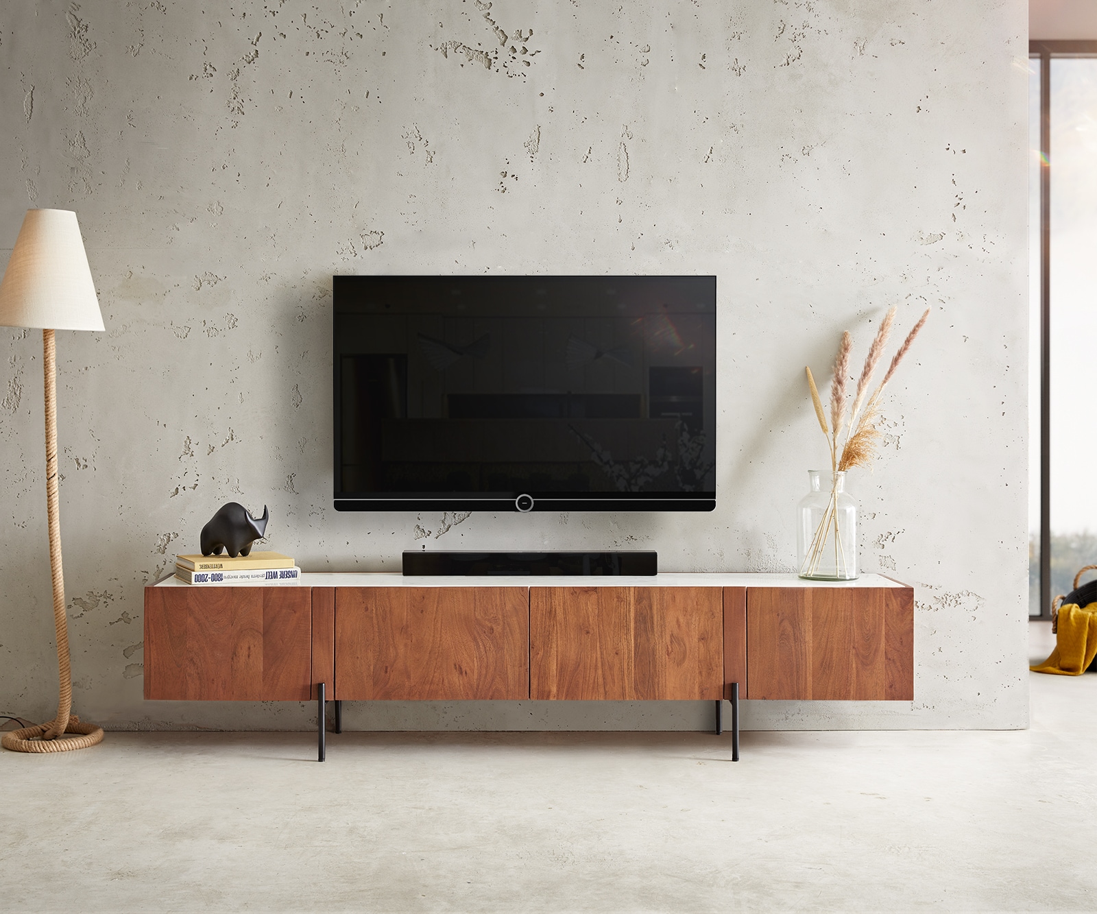 Meuble-TV Secara 200 cm acacia marron 4 portes marbre pieds noirs Meuble-TV Secara 200 cm acacia marron 4 portes marbre pieds noirs