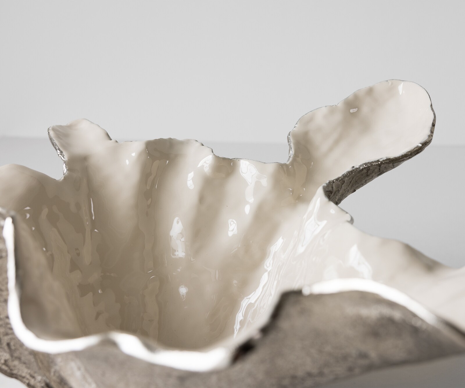 Coupe décorative Liora l52 x P51 x H21 cm Aluminium Platin Opal Faite main 3