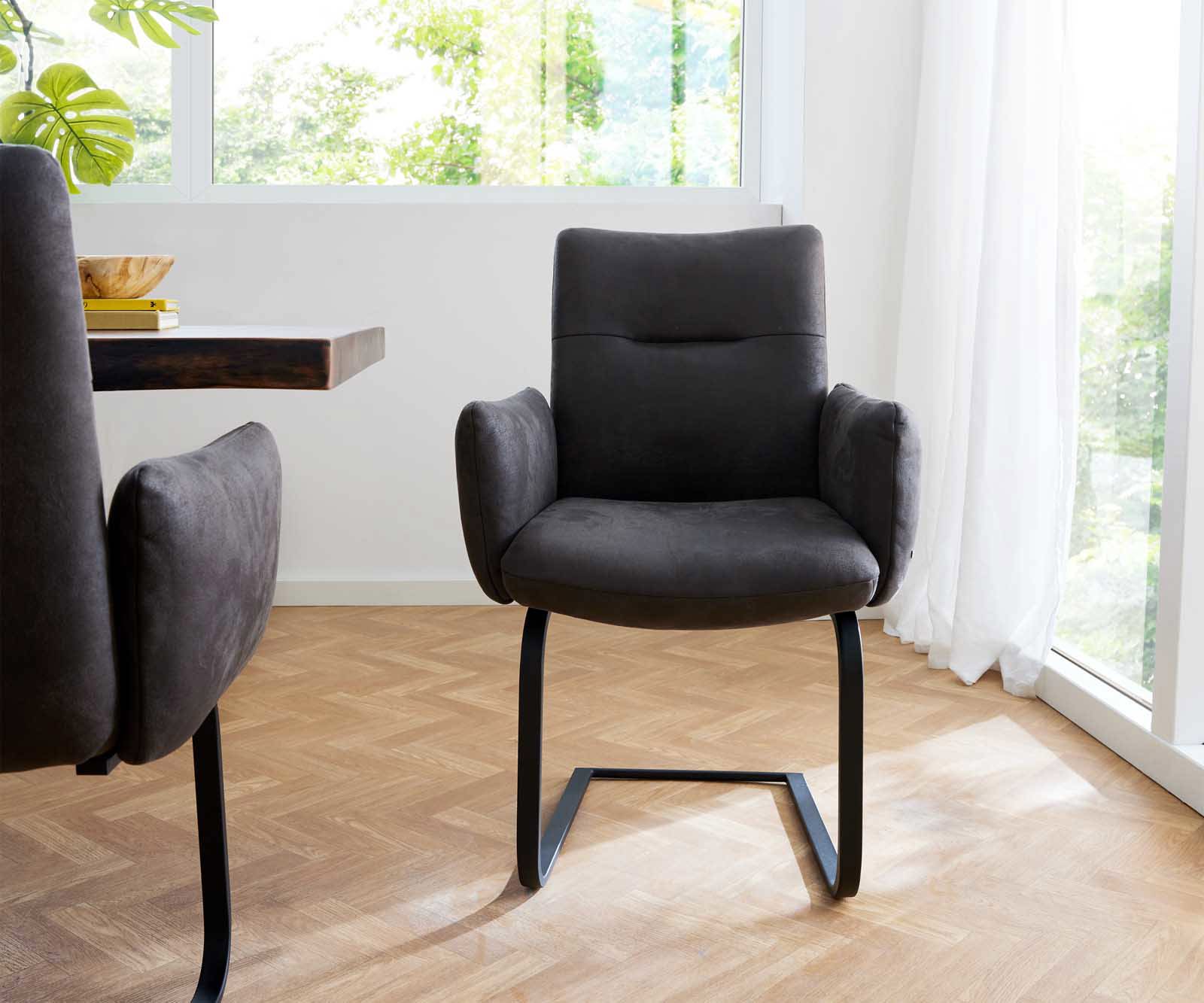 Cantilever Jova-Flex avec accoudoirs microvelours anthracite vintage pied cantilever plat noir ressorts ensachés 1 Cantilever Jova-Flex avec accoudoirs microvelours anthracite vintage pied cantilever plat noir ressorts ensachés 1
