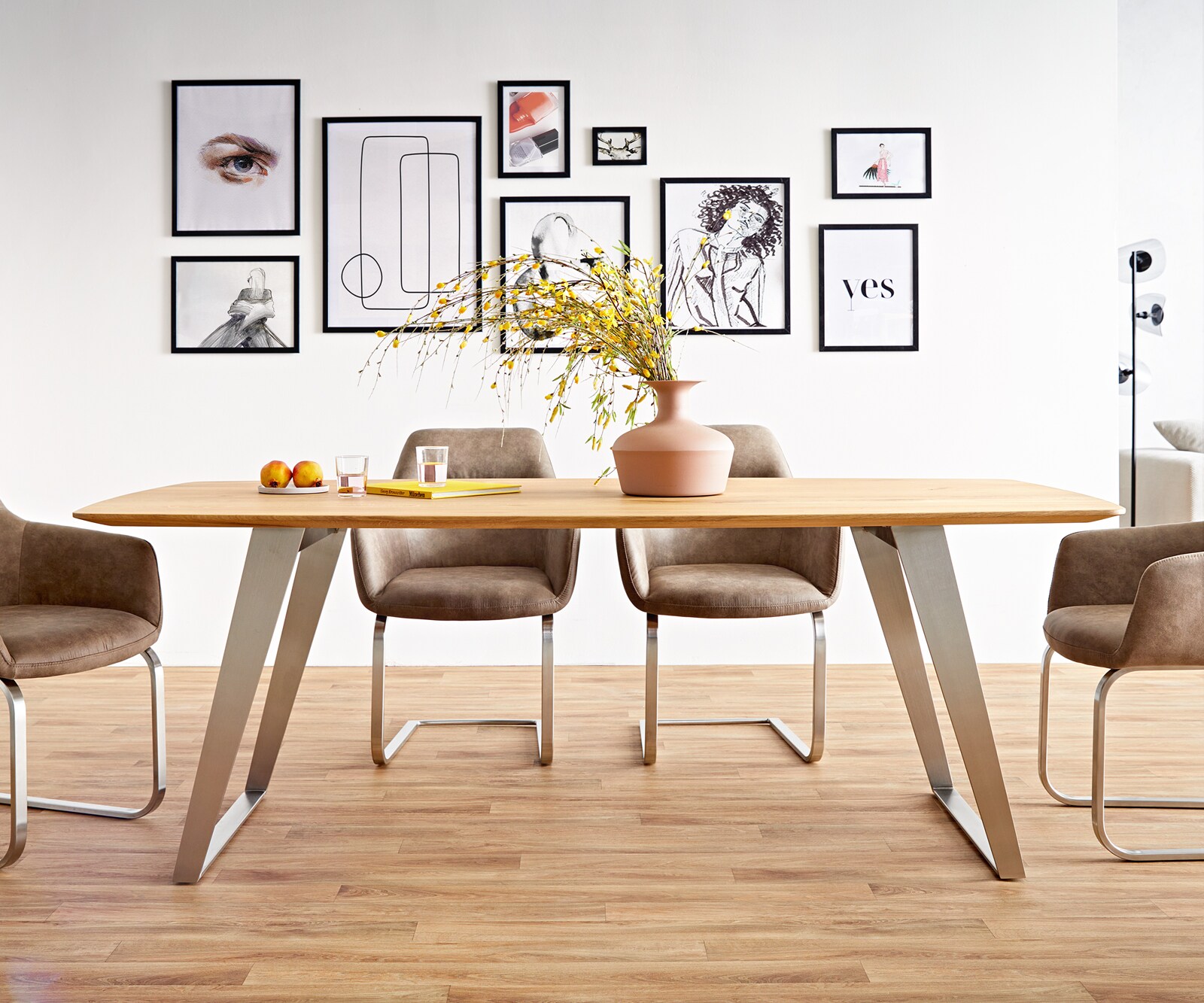 Table à manger Edge Boot 200x100x2,5-3 chêne nature acier inoxydable inclinée bord suisse 5