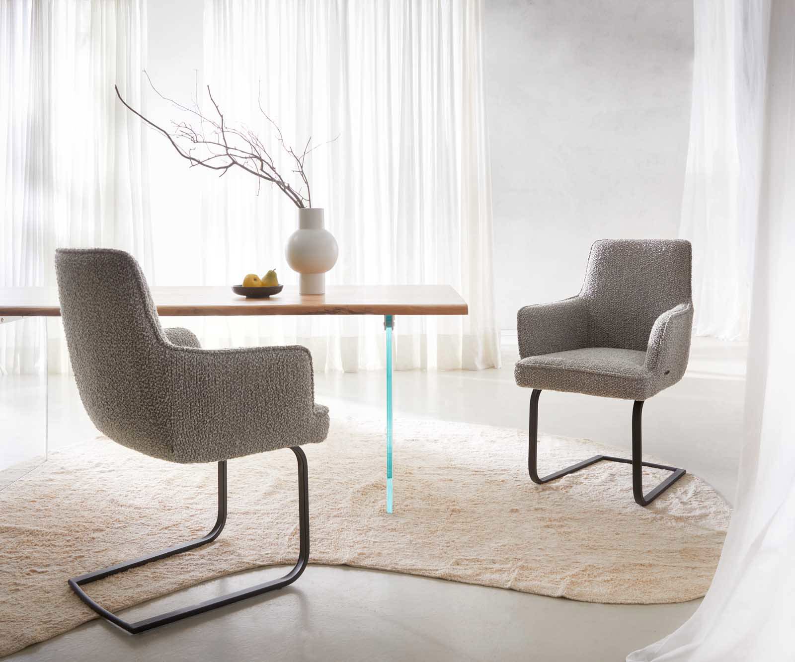 Cantilever Heira-Flex avec accoudoirs bouclé gris argenté pied cantilever plat noir ressorts ensachés 6