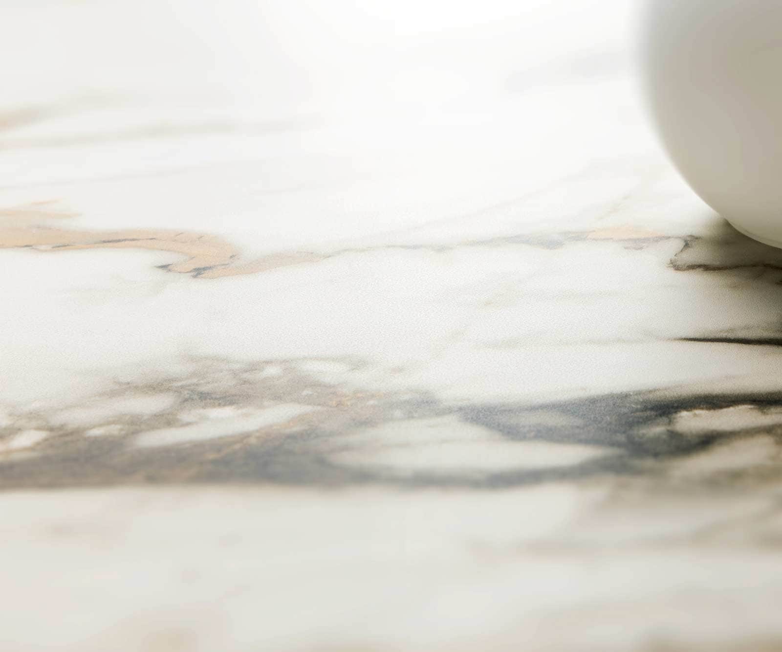 Table-basse Ekrem 88x85 cm céramique Calacatta Luxe blanc-or-gris piètement croisé rond métal effet titane 4