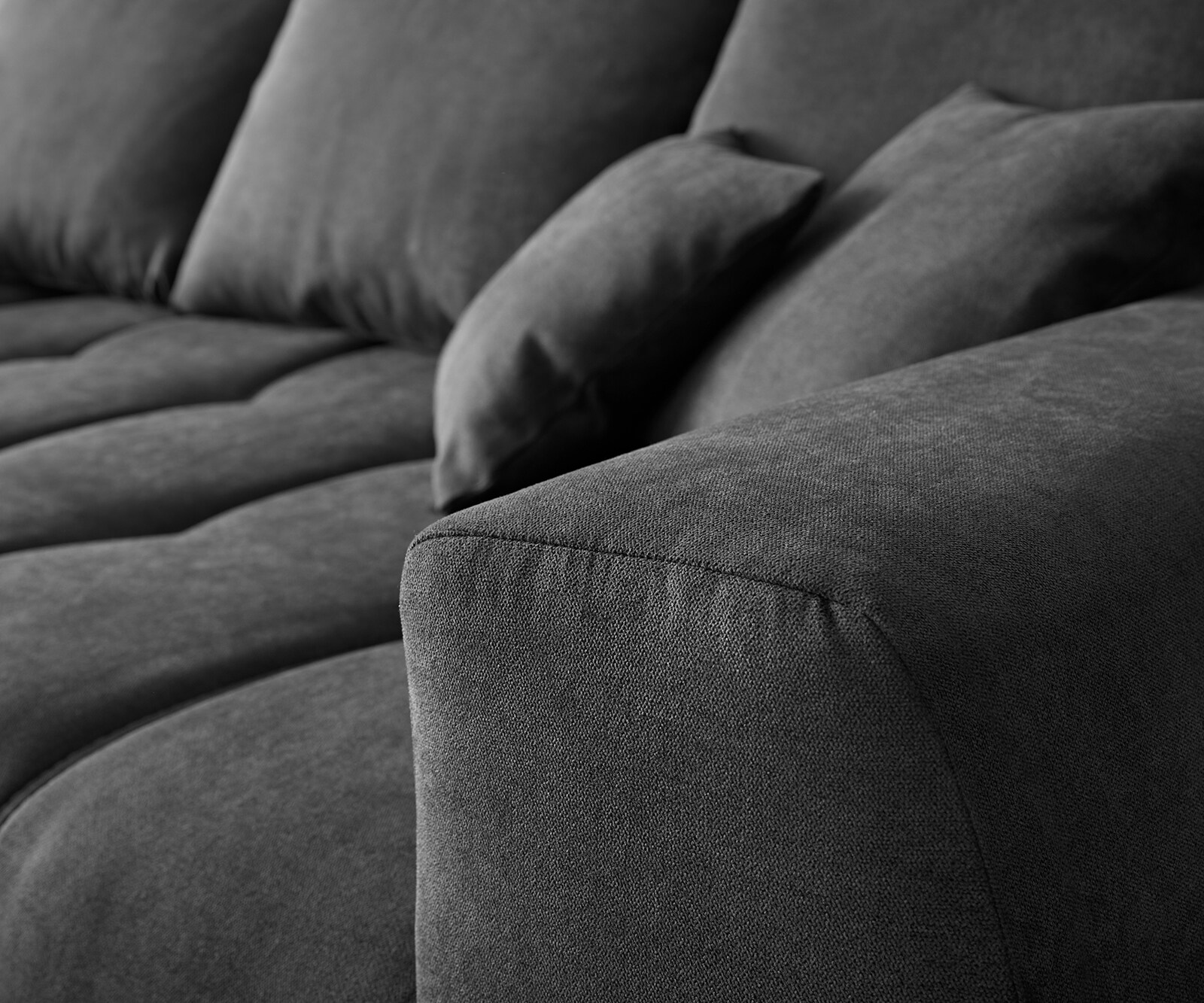 Canapé-panoramique Josea 300x220 cm microfibre noir recamière à gauche 3