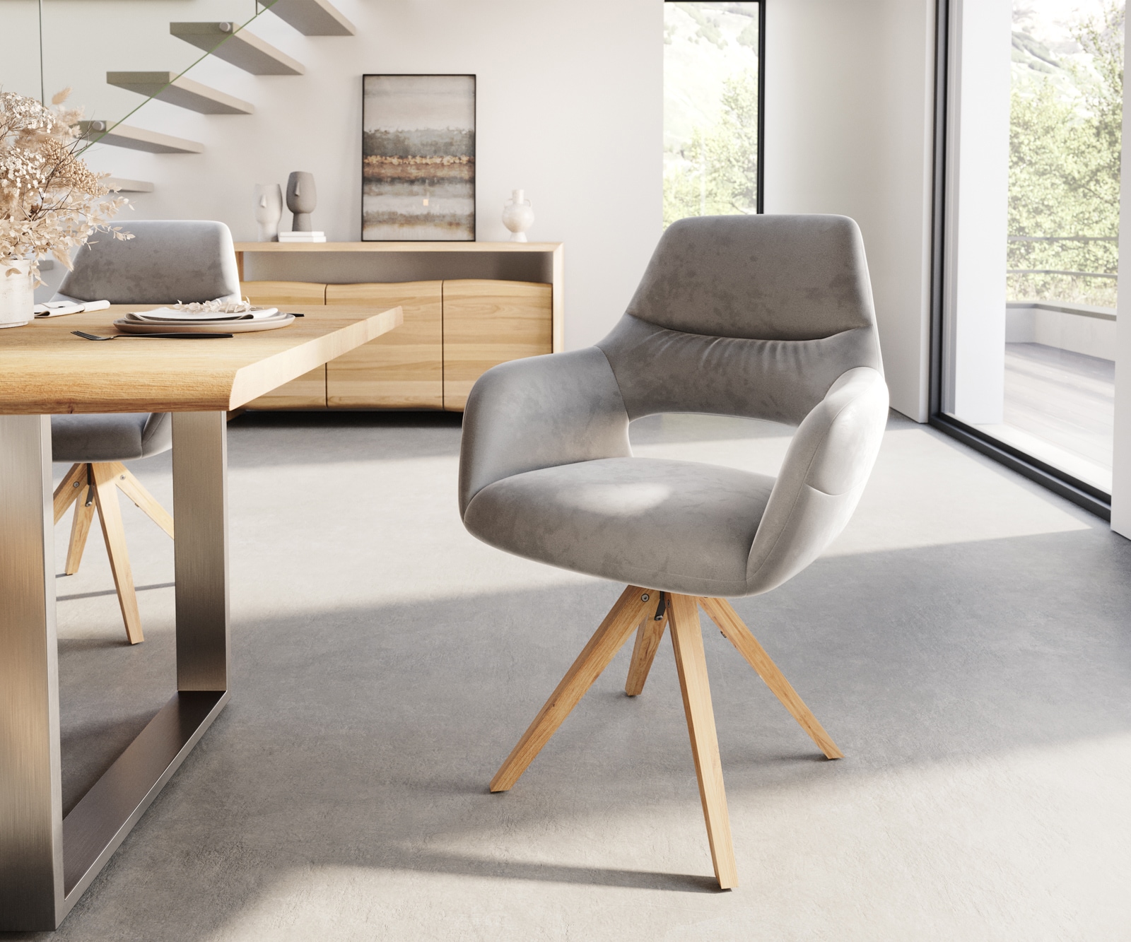 Chaise-de-salle-à-manger Yago-Flex avec accoudoirs velours gris pied en bois angulaire naturel ressorts ensachés Chaise-de-salle-à-manger Yago-Flex avec accoudoirs velours gris pied en bois angulaire naturel ressorts ensachés